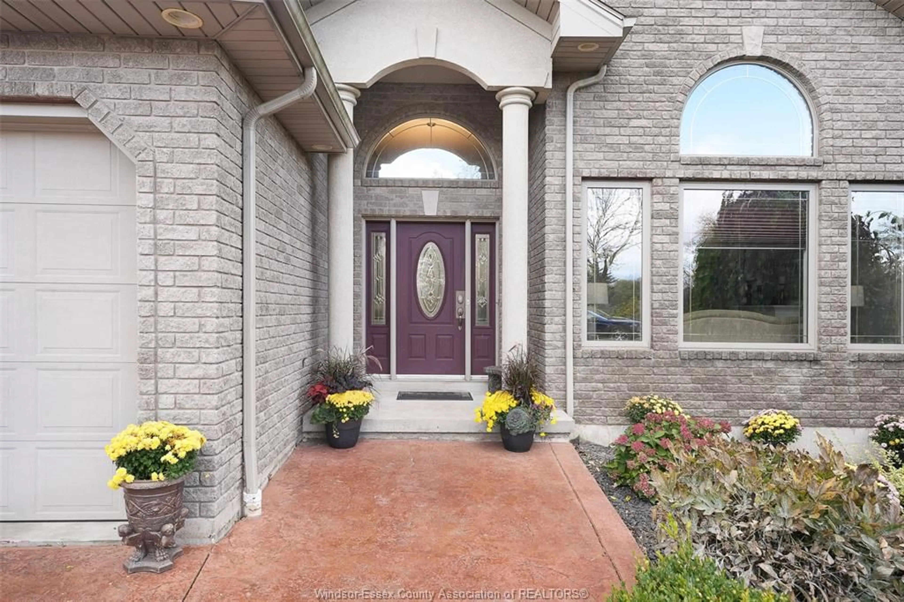 Indoor entryway for 1 KINGSBRIDGE Dr, Amherstburg Ontario N9V 4A4