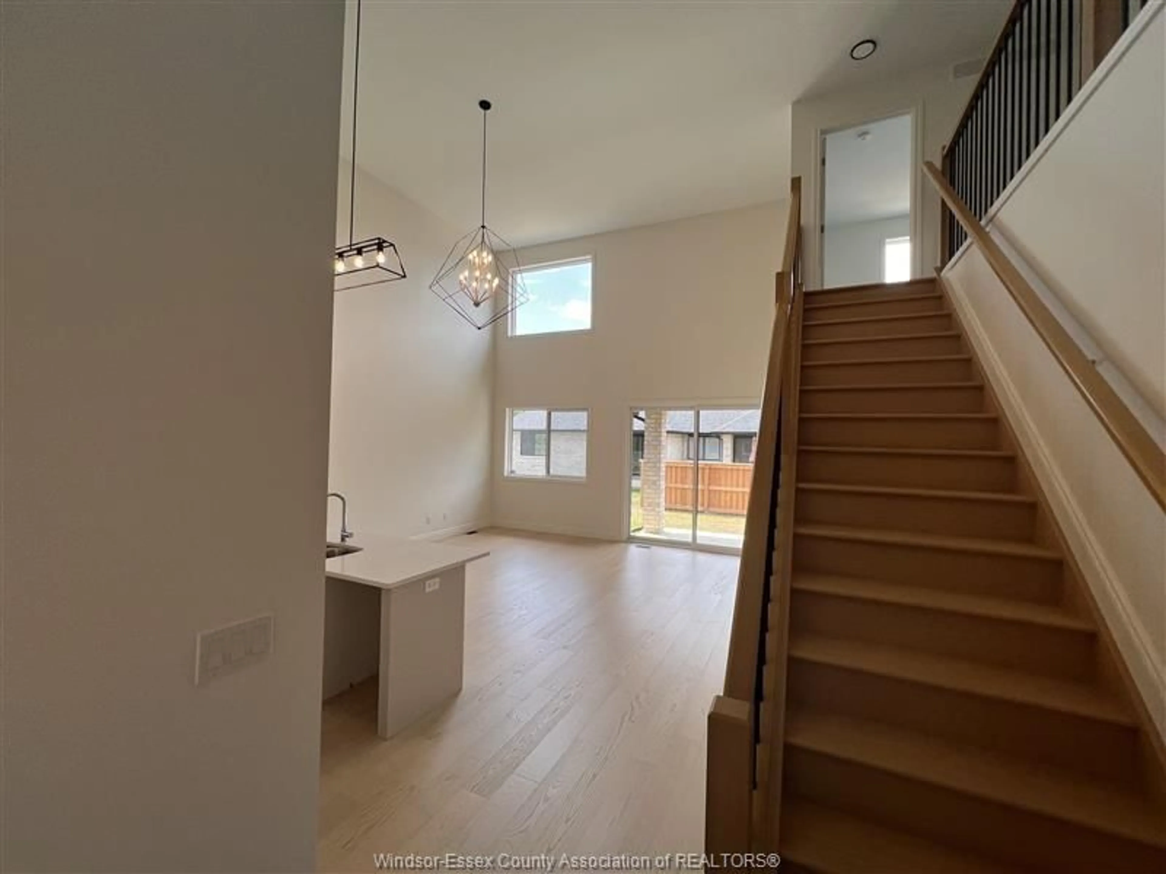 Indoor foyer for 57 Callams Bay Cres, Amherstburg Ontario N9V 0H1