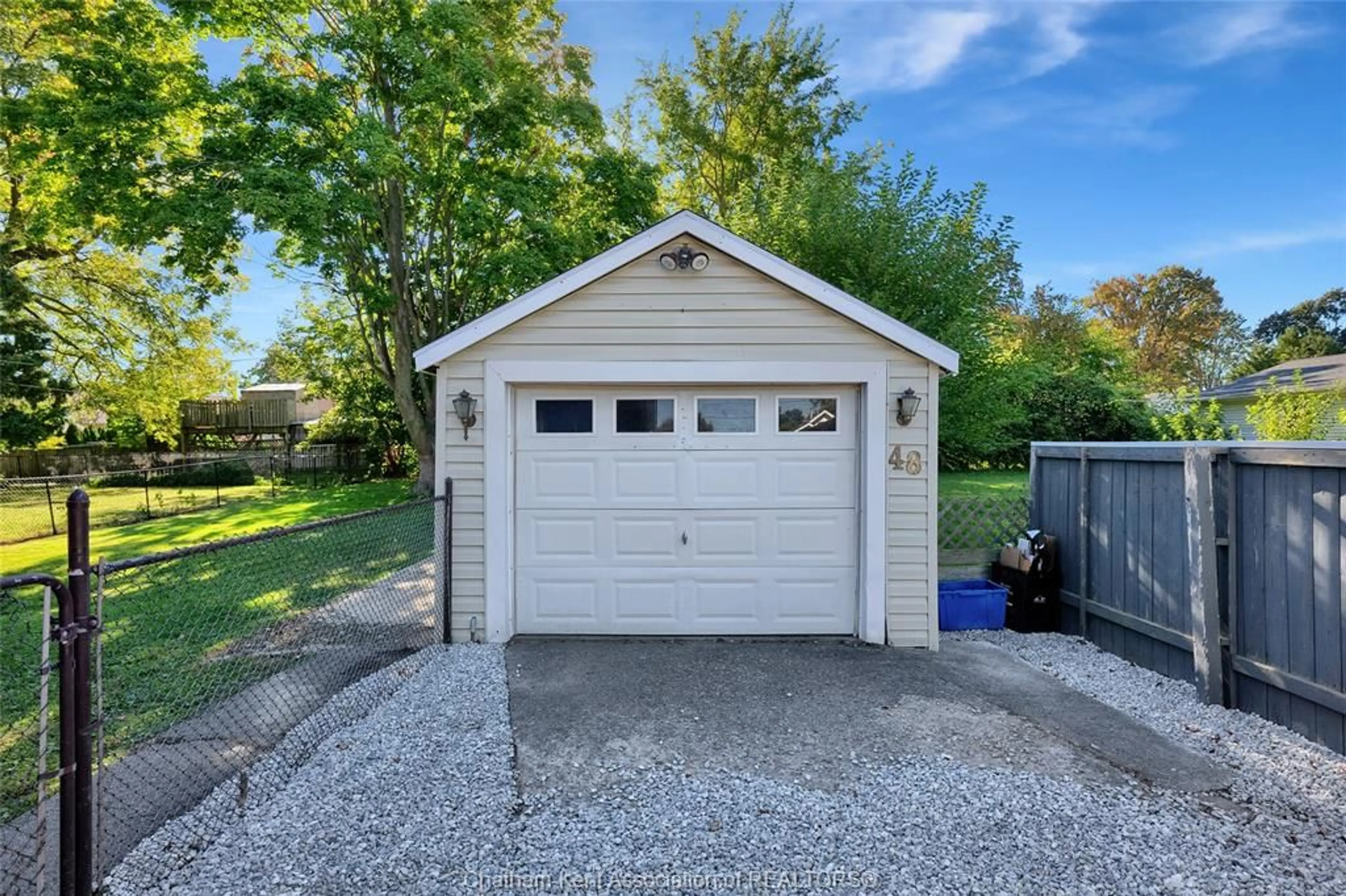 Shed for 48 Cornhill St, Chatham Ontario N7L 1M7