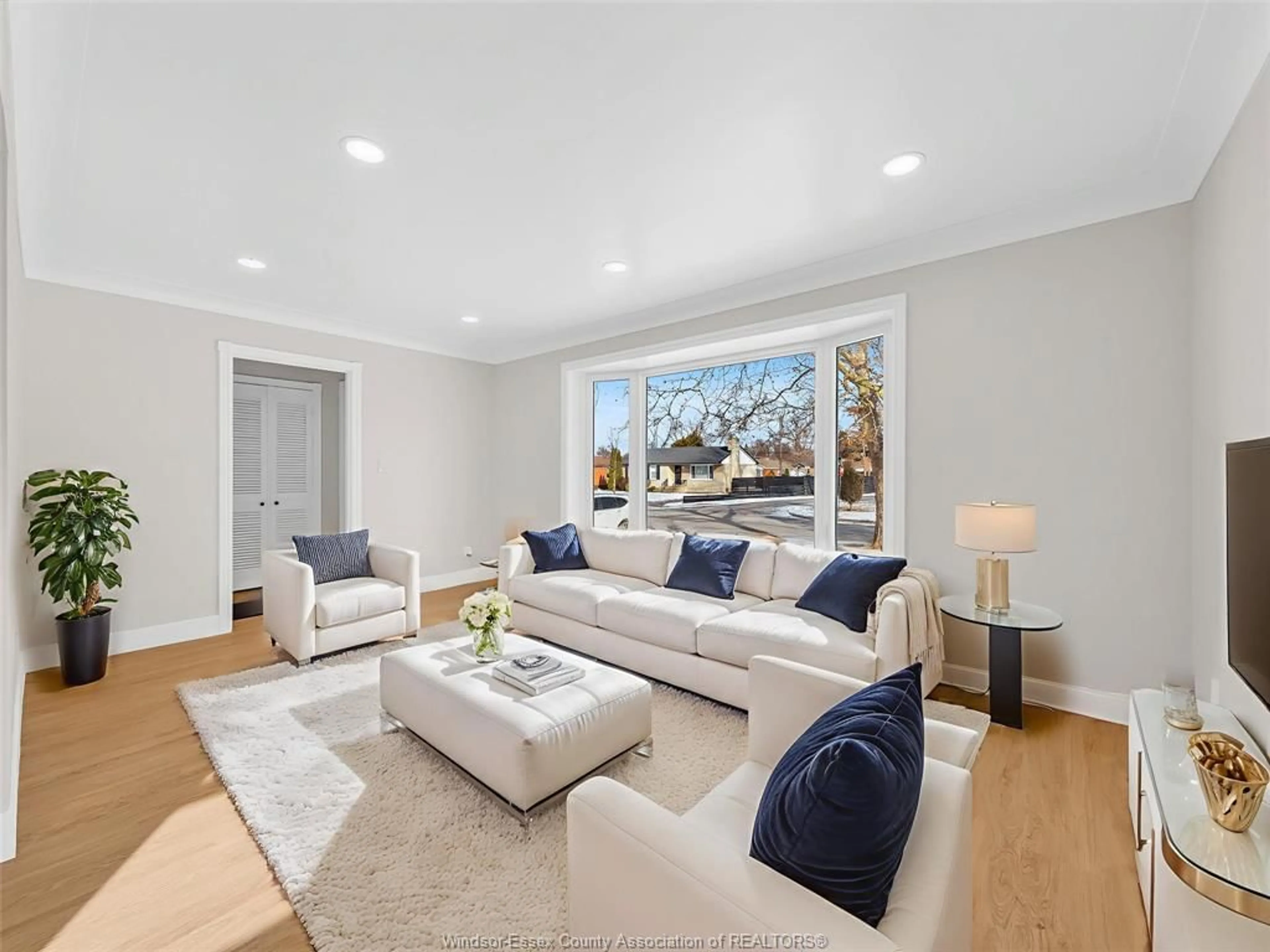 Living room with furniture, unknown for 1207 VIRGINIA Ave, Windsor Ontario N8S 2Z1