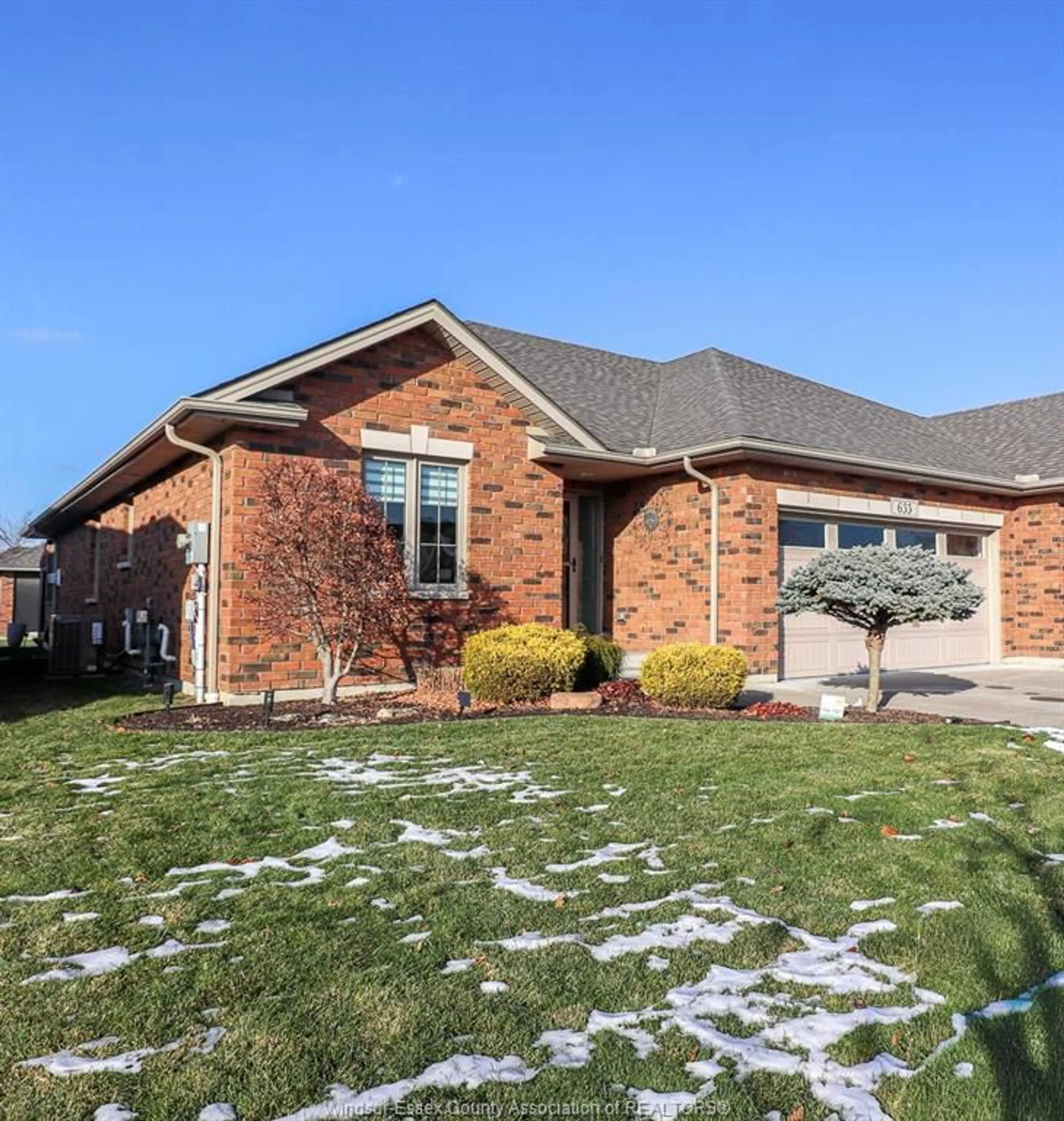 Home with brick exterior material, street for 633 COMMISSO, LaSalle Ontario N9H 0C8