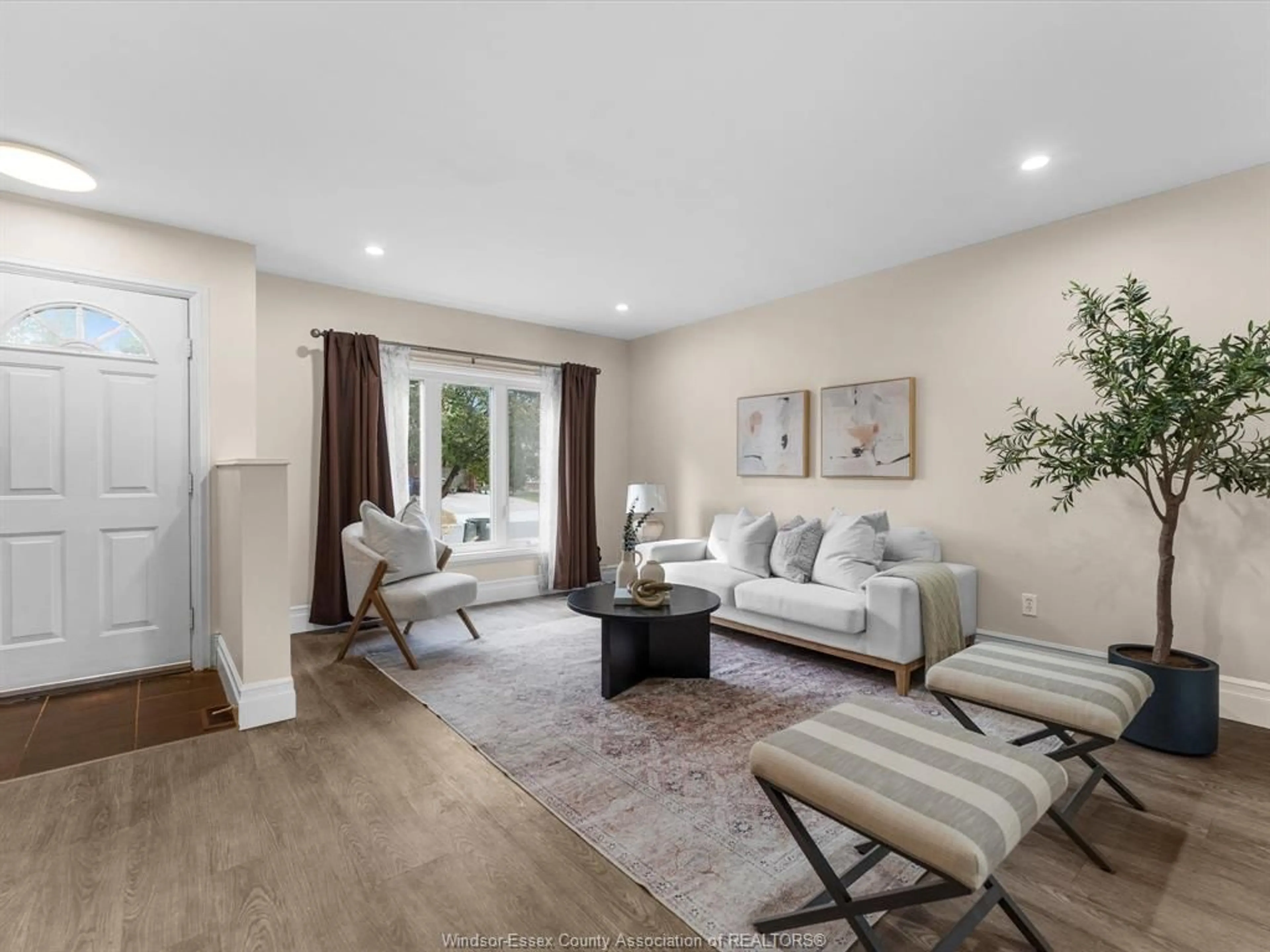 Living room with furniture, unknown for 9712 LYNNGROVE Cres, Windsor Ontario N8R 1B7