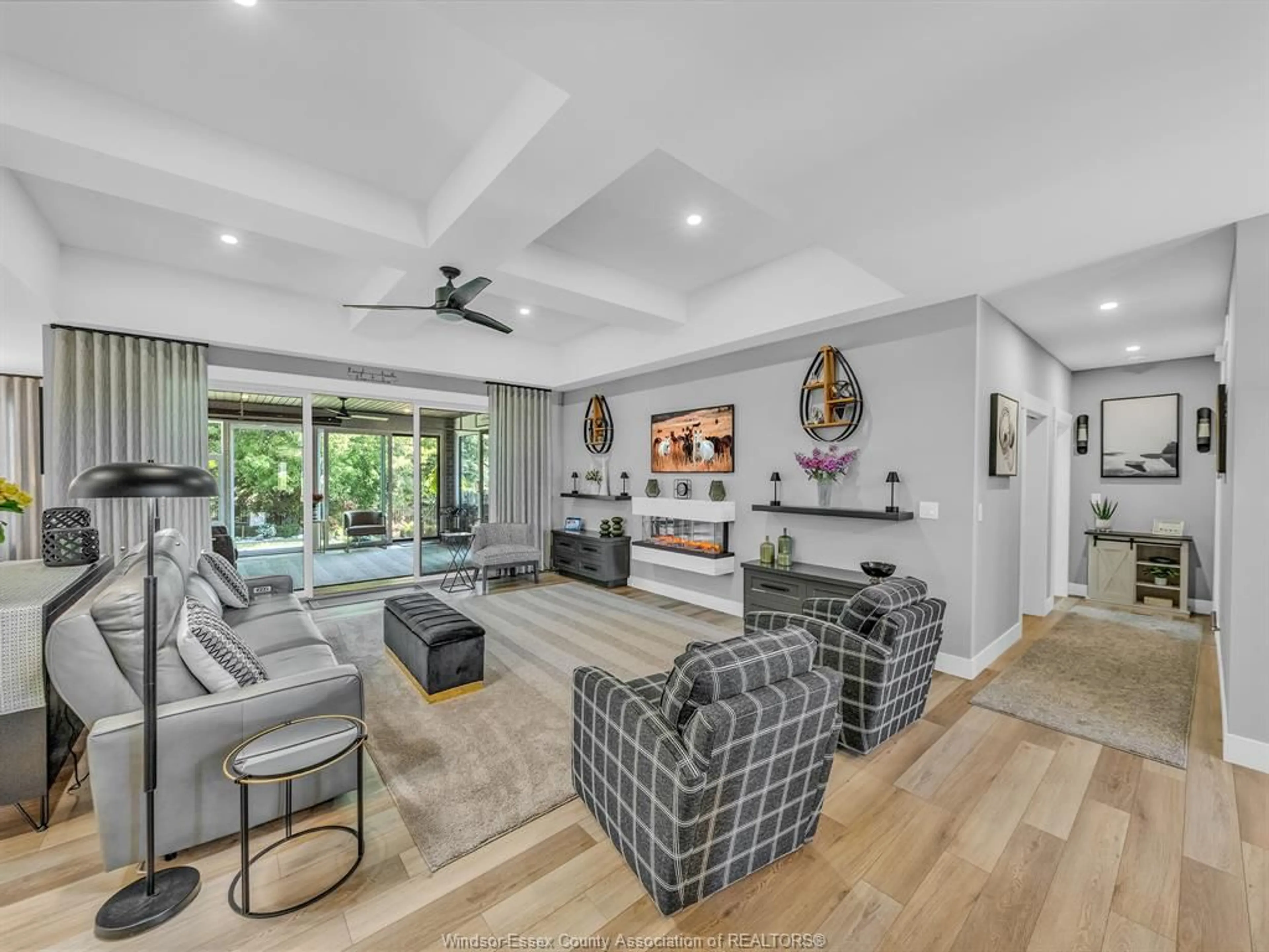 Living room with furniture, unknown for 36 MANUEL Crt, Harrow Ontario N0R 1G0