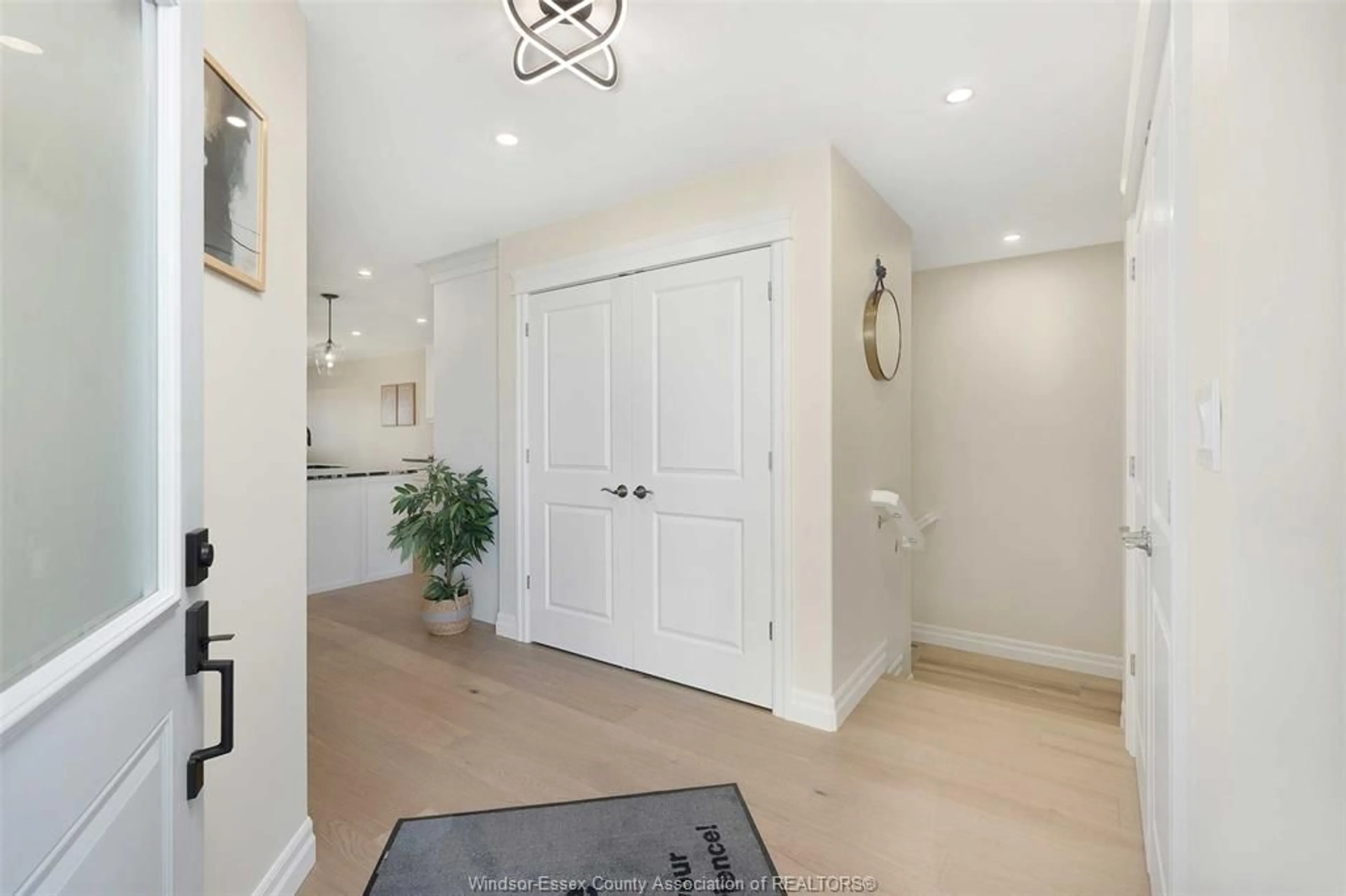 Indoor entryway for 64 JEWEL St, Harrow Ontario N0R 1G0