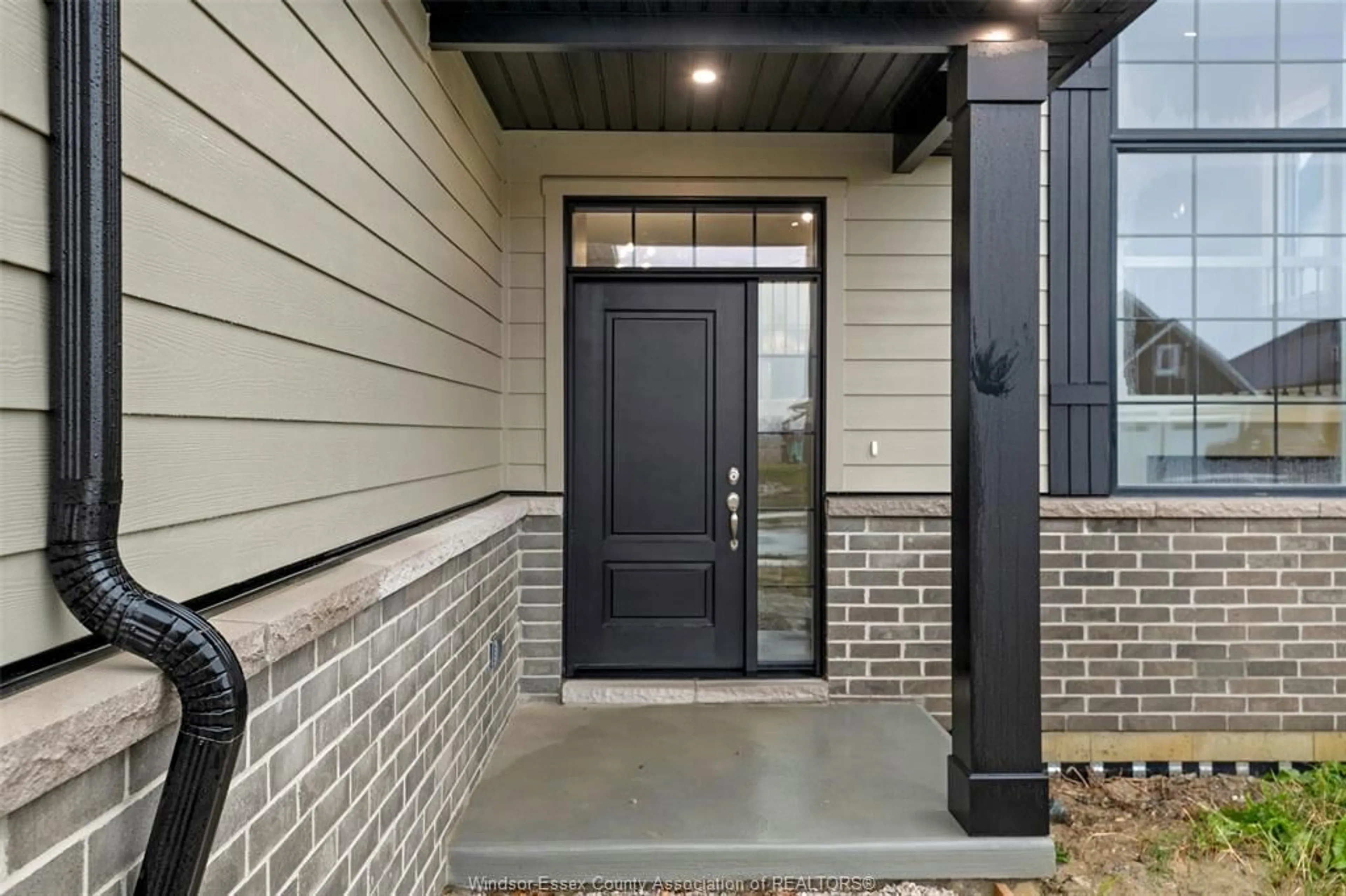 Home with brick exterior material, street for 72 GRAF St, Harrow Ontario N0R 1G0