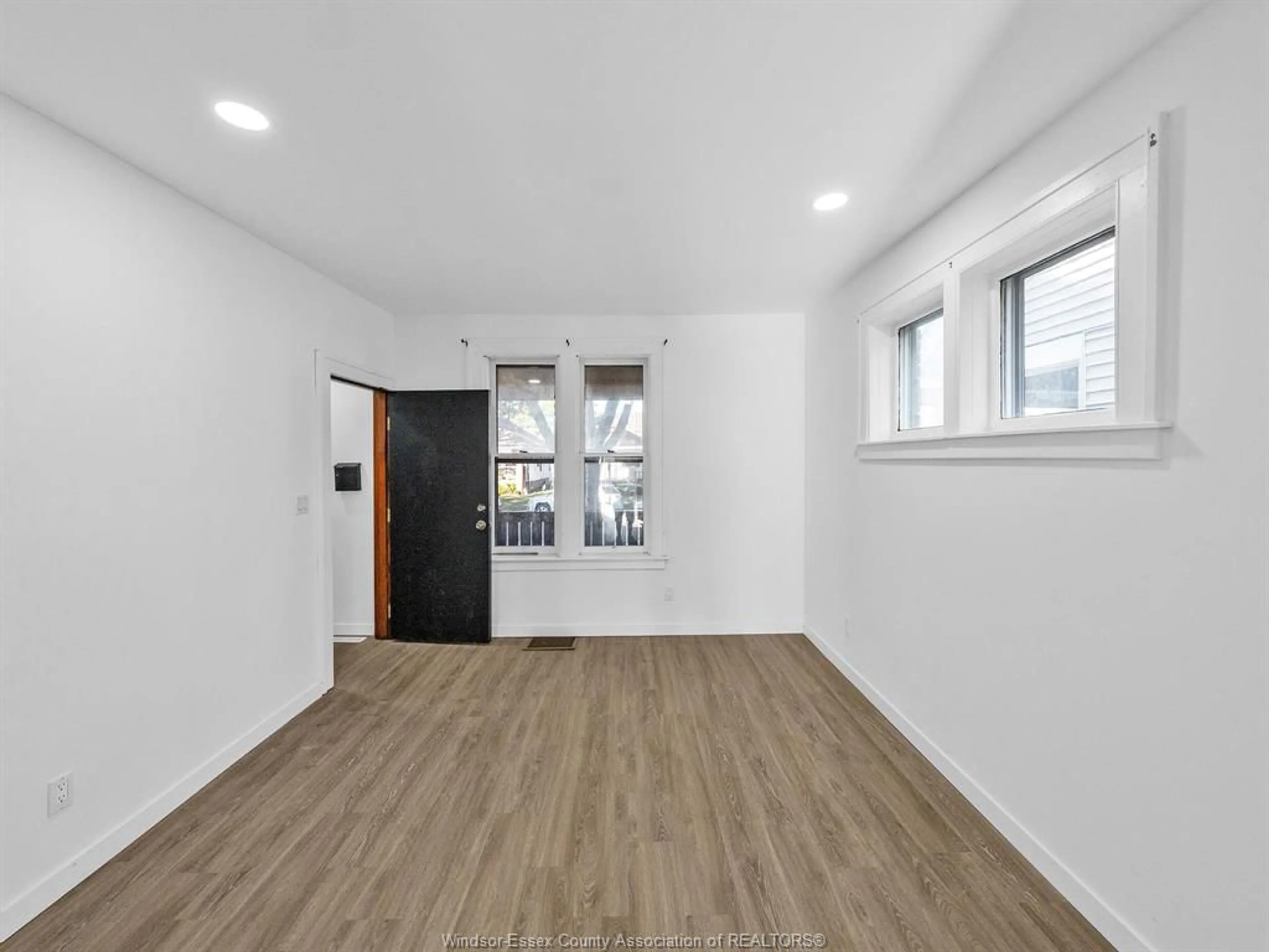 Unknown for 1453 Marentette, Windsor Ontario N8X 4E2