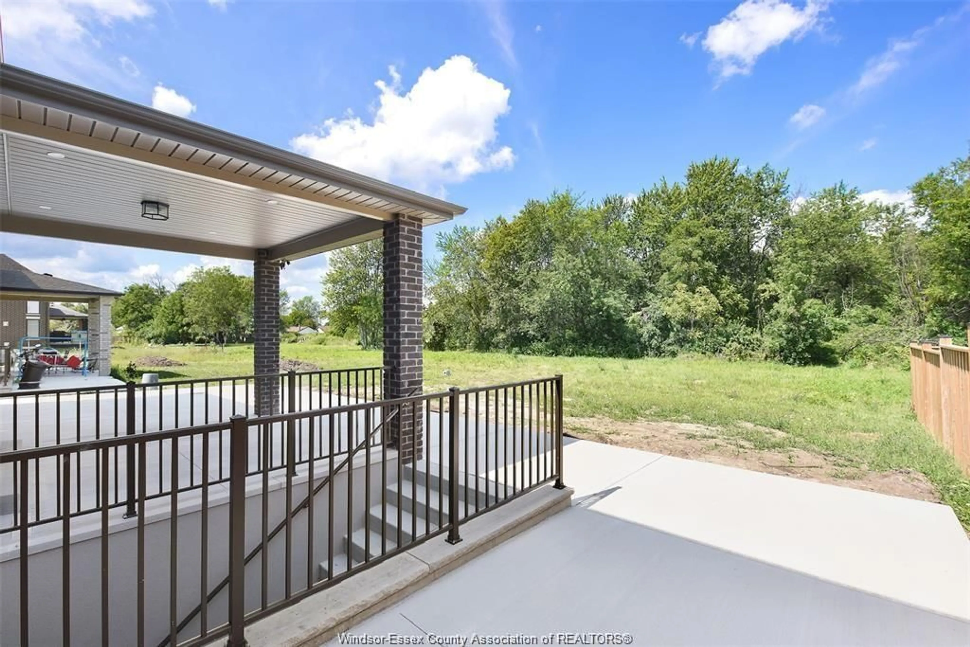 Unknown for 566 MAGUIRE St, Windsor Ontario N9E 0A6