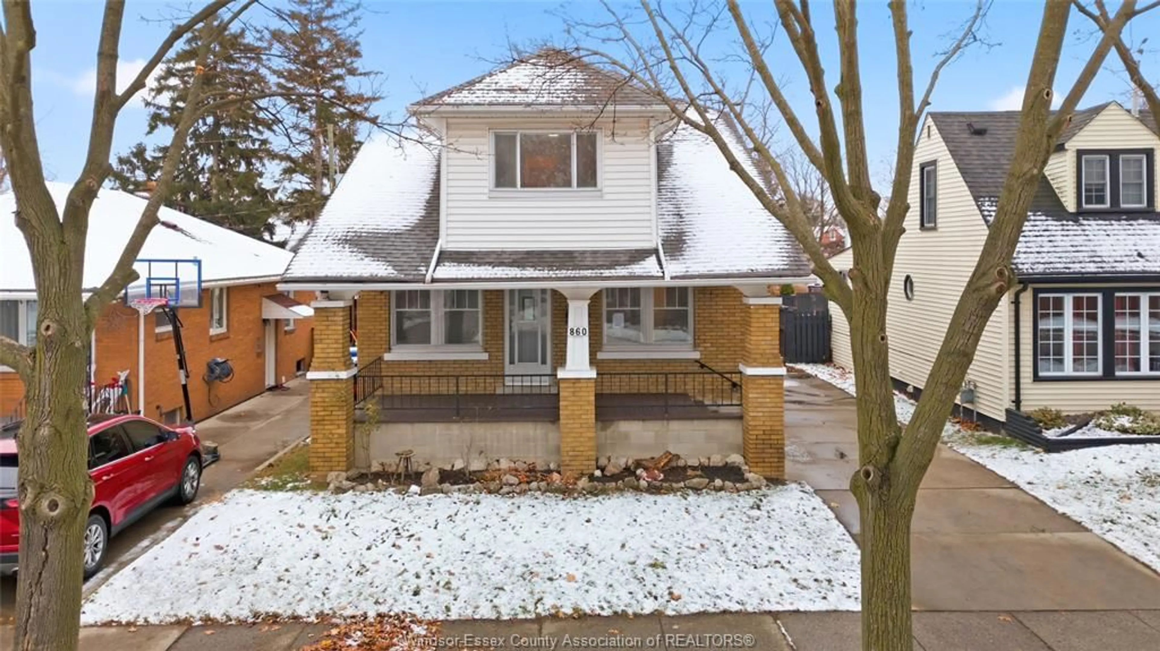 Home with brick exterior material, street for 860 EDWARD Ave, Windsor Ontario N8S 2Z5