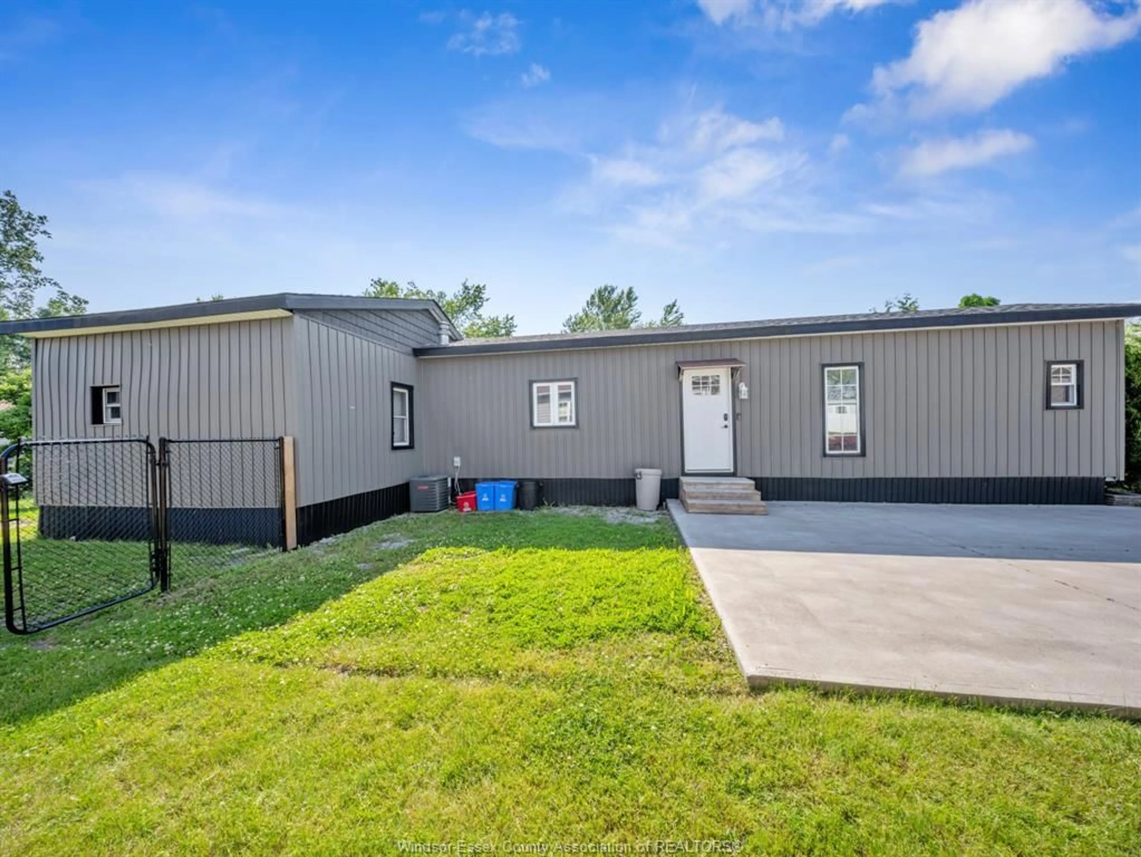 Unknown for 5 MAPLE Dr, McGregor Ontario N0R 1J0