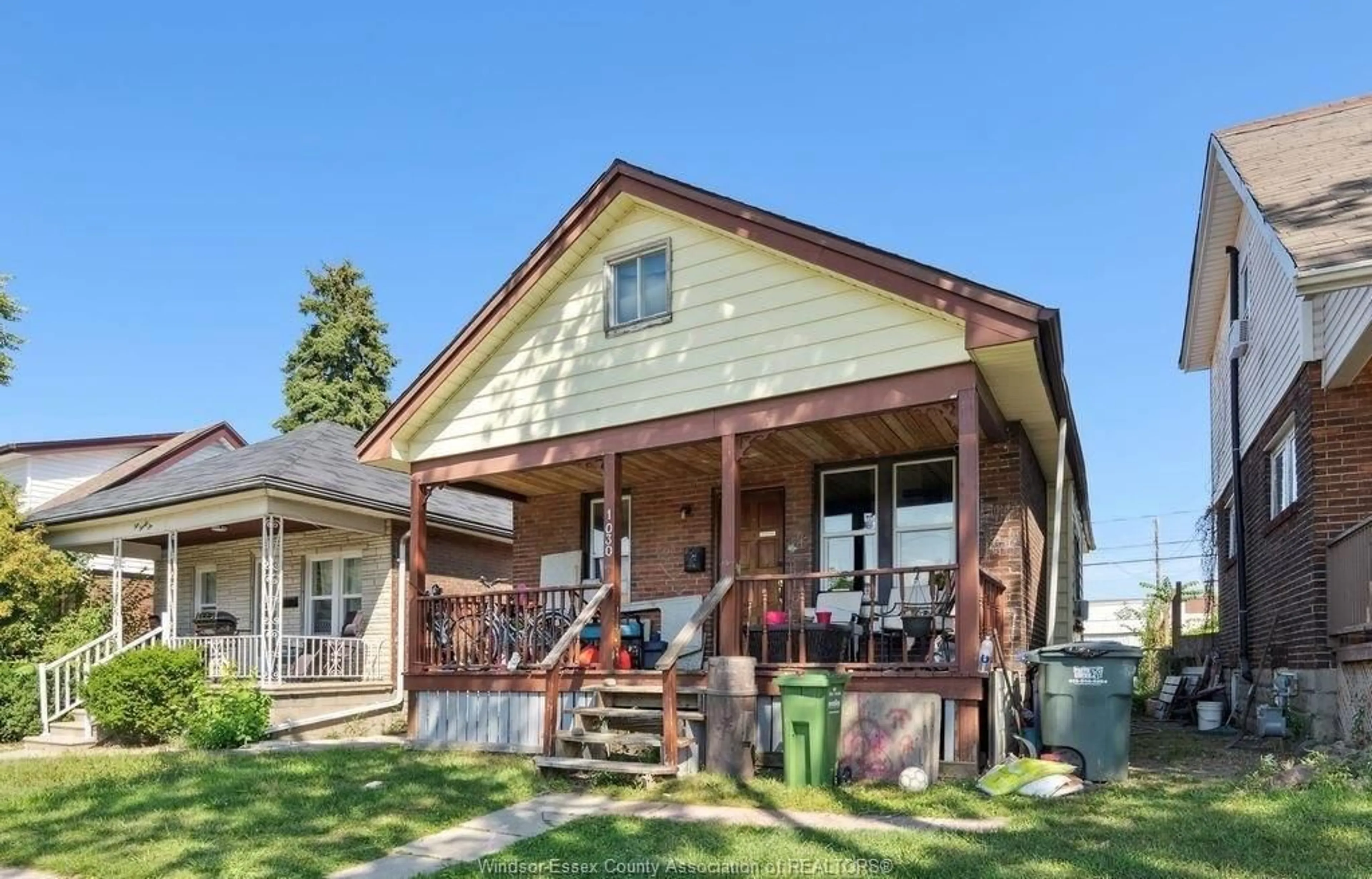 Unknown for 1030 OAK St, Windsor Ontario N9A 5G4