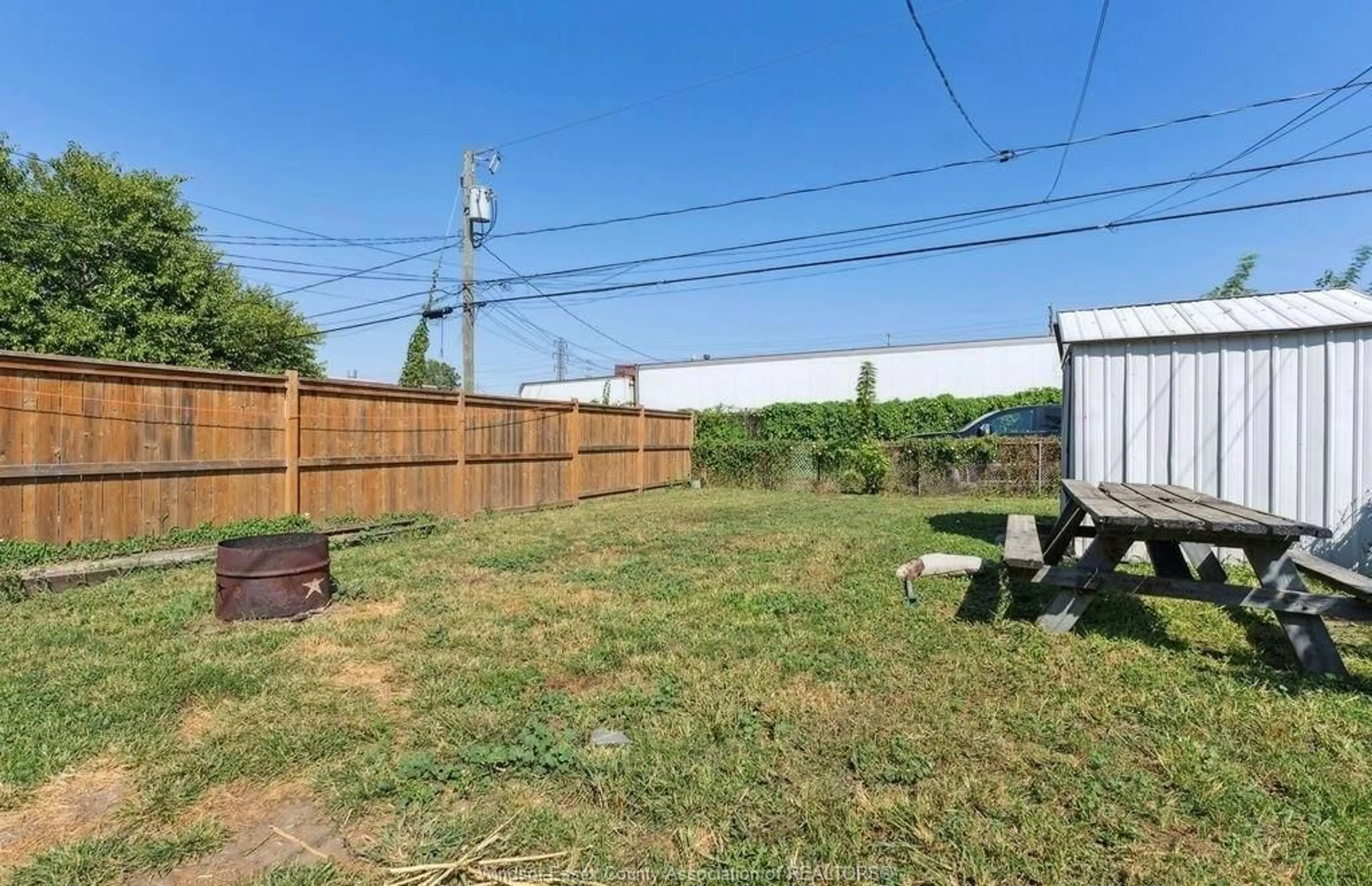 Unknown for 1030 OAK St, Windsor Ontario N9A 5G4