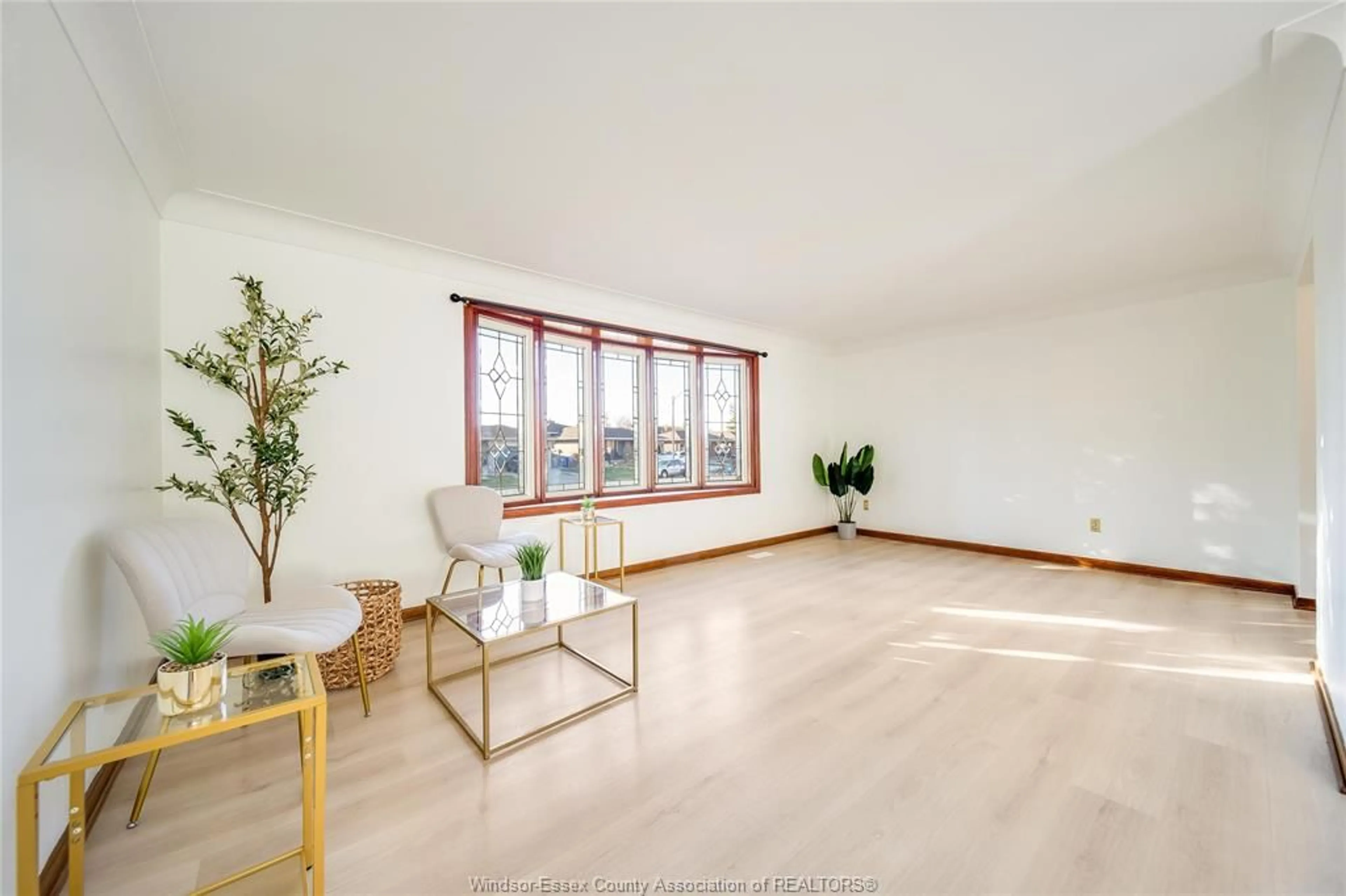 Unknown for 9223 ESPLANADE Dr, Windsor Ontario N8R 1J2