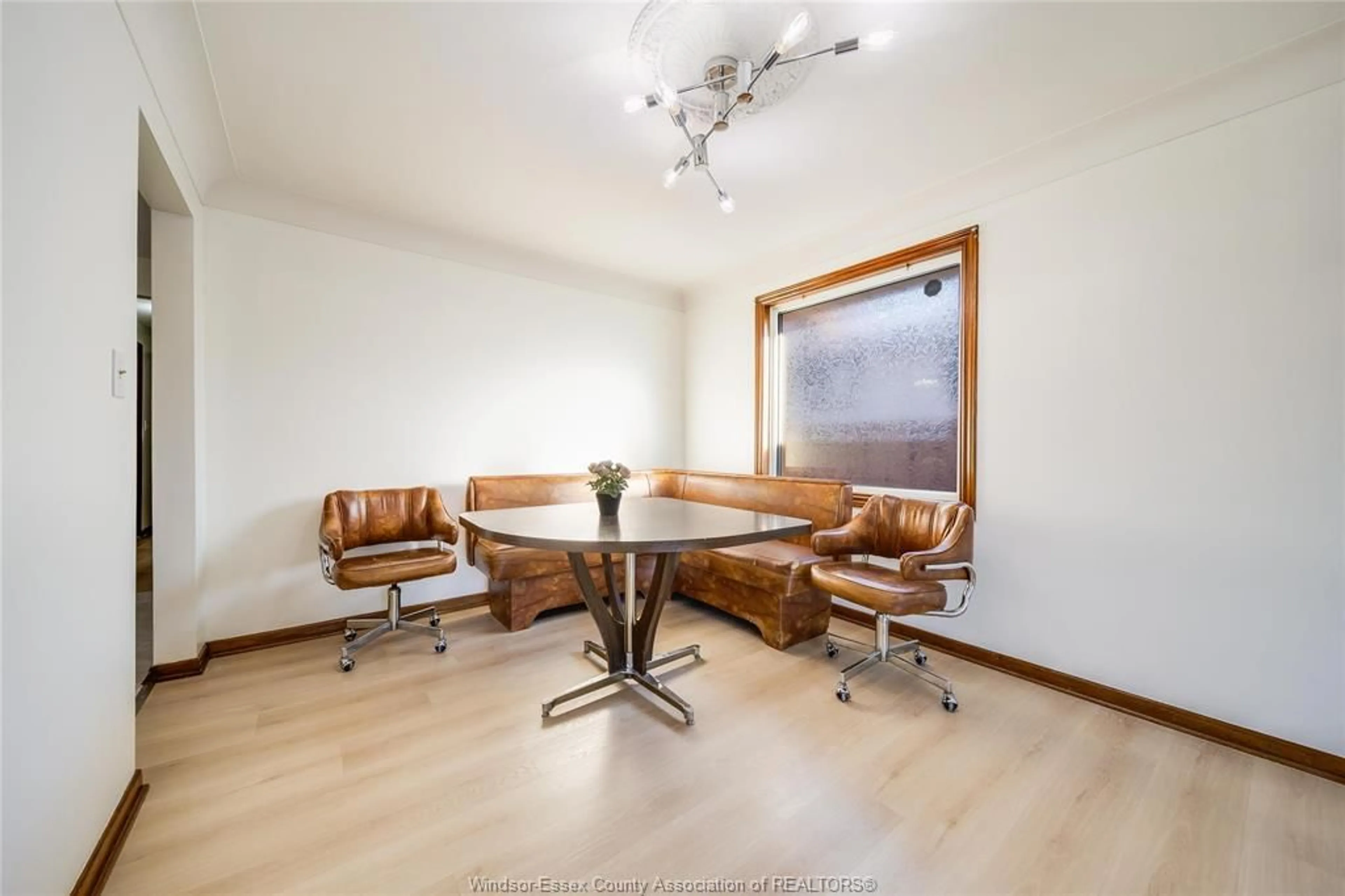 Dining room, wood/laminate floor for 9223 ESPLANADE Dr, Windsor Ontario N8R 1J2