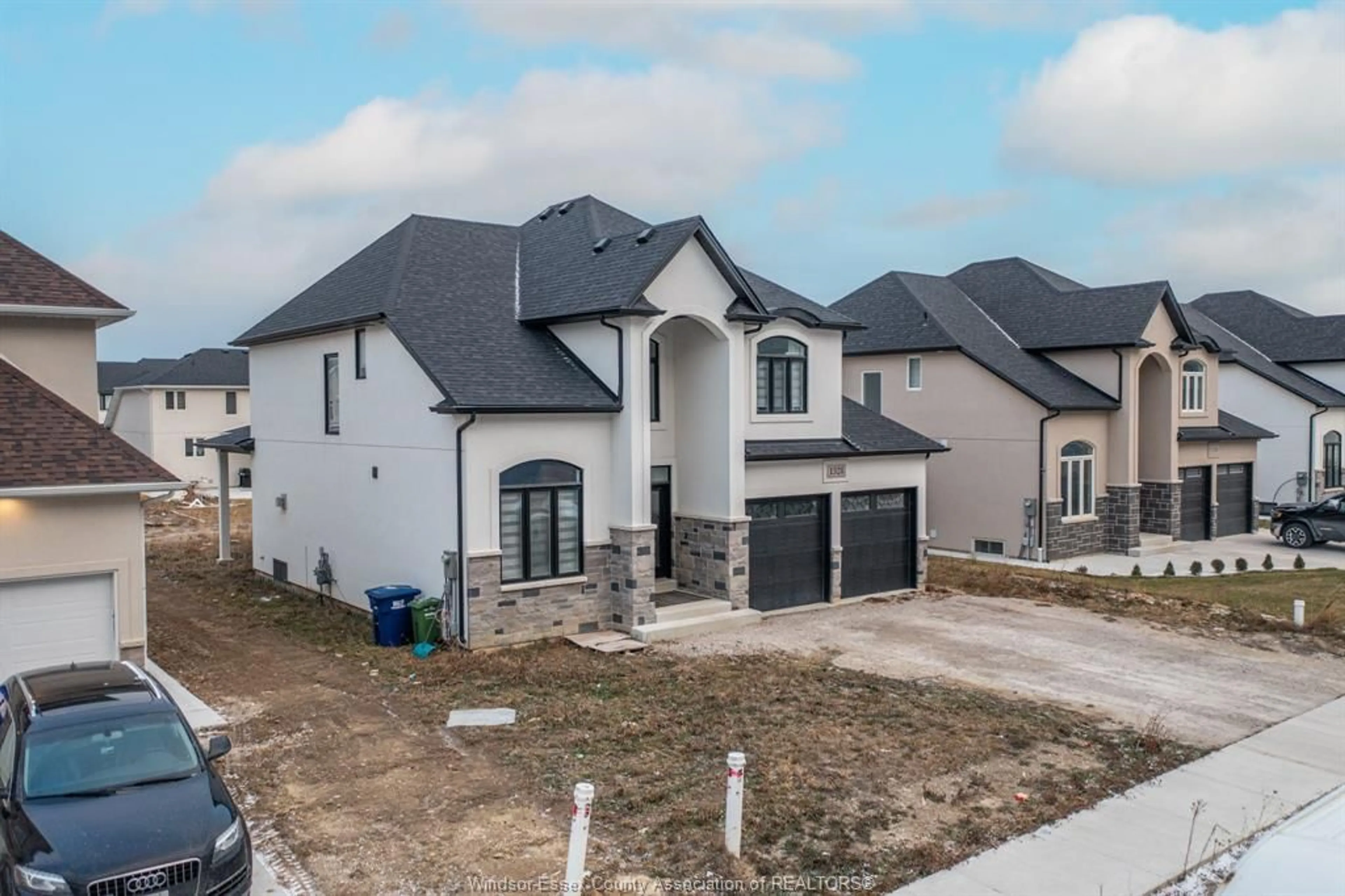 A pic from outside/outdoor area/front of a property/back of a property/a pic from drone, street for 1528 BOWLER Dr, Windsor Ontario N8S 0A8