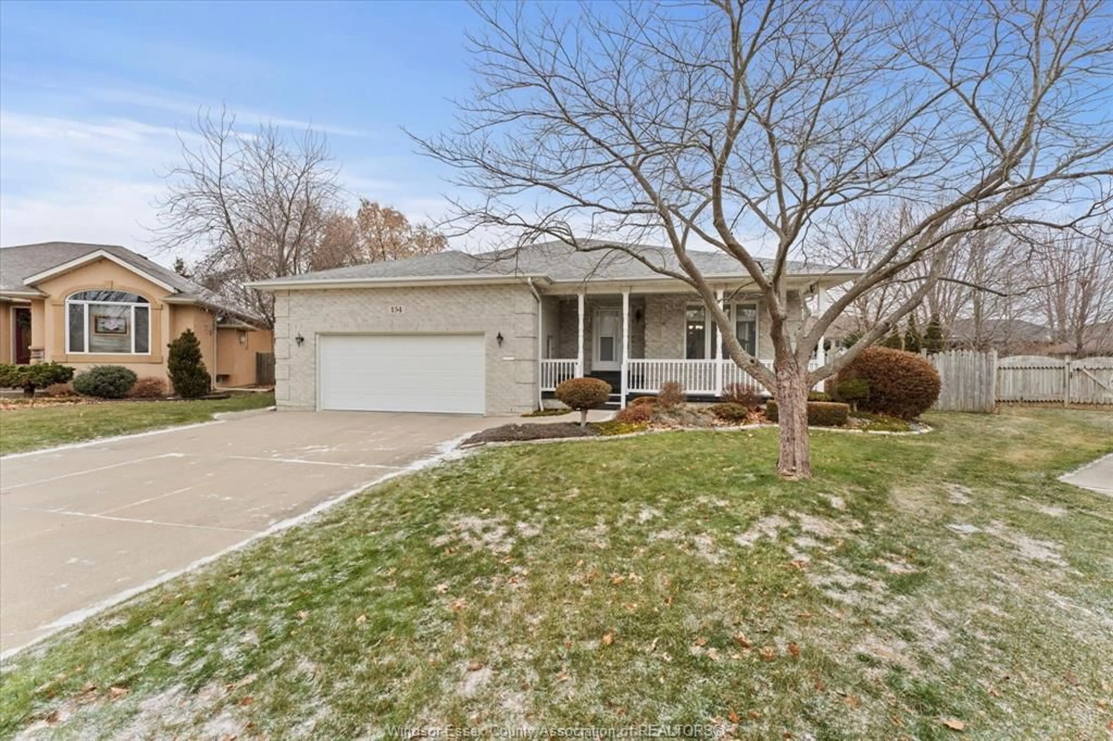 Home with vinyl exterior material, street for 154 PURPLE PLUM, Kingsville Ontario N9Y 3P6