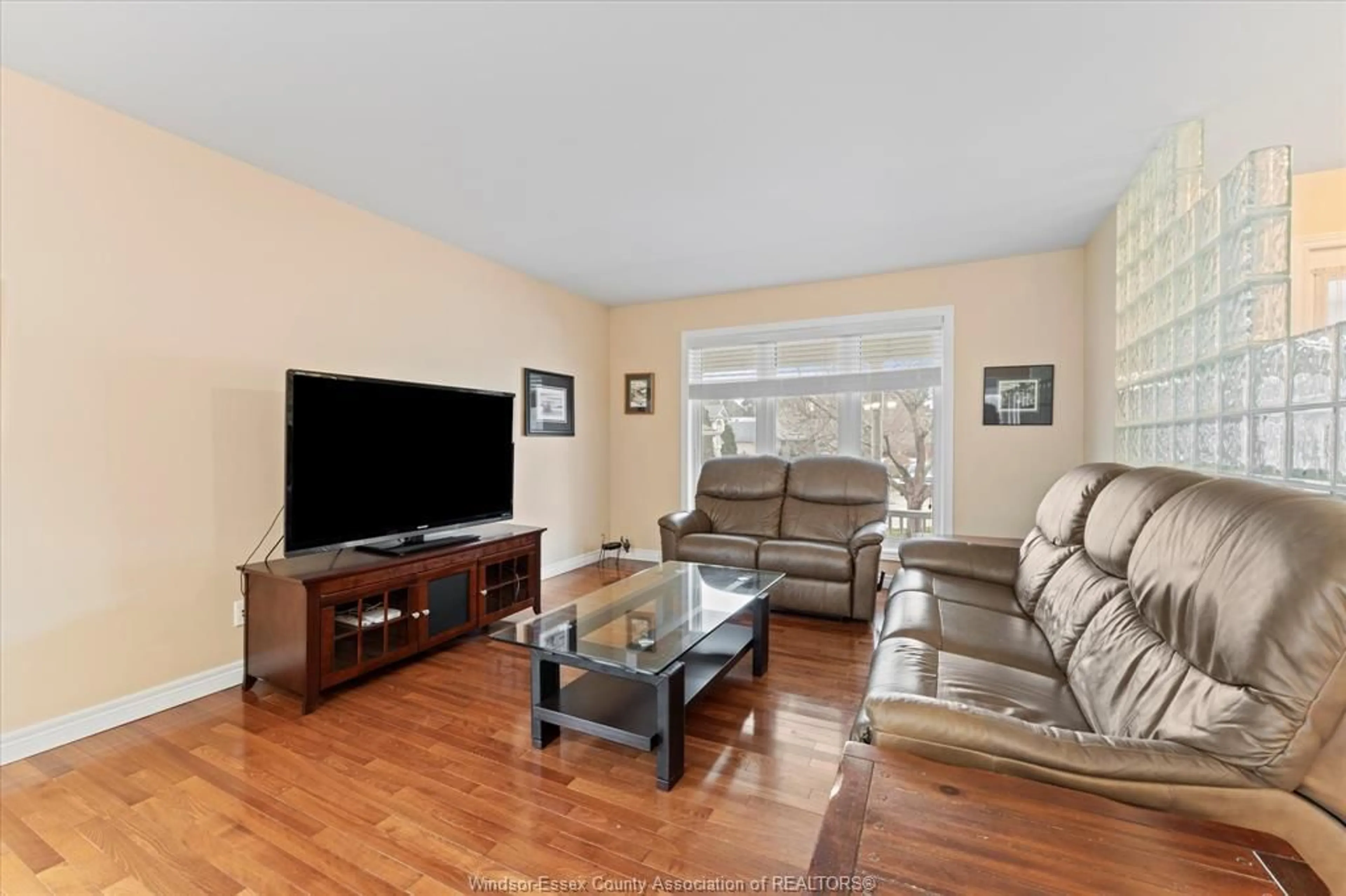 Living room with furniture, unknown for 154 PURPLE PLUM, Kingsville Ontario N9Y 3P6