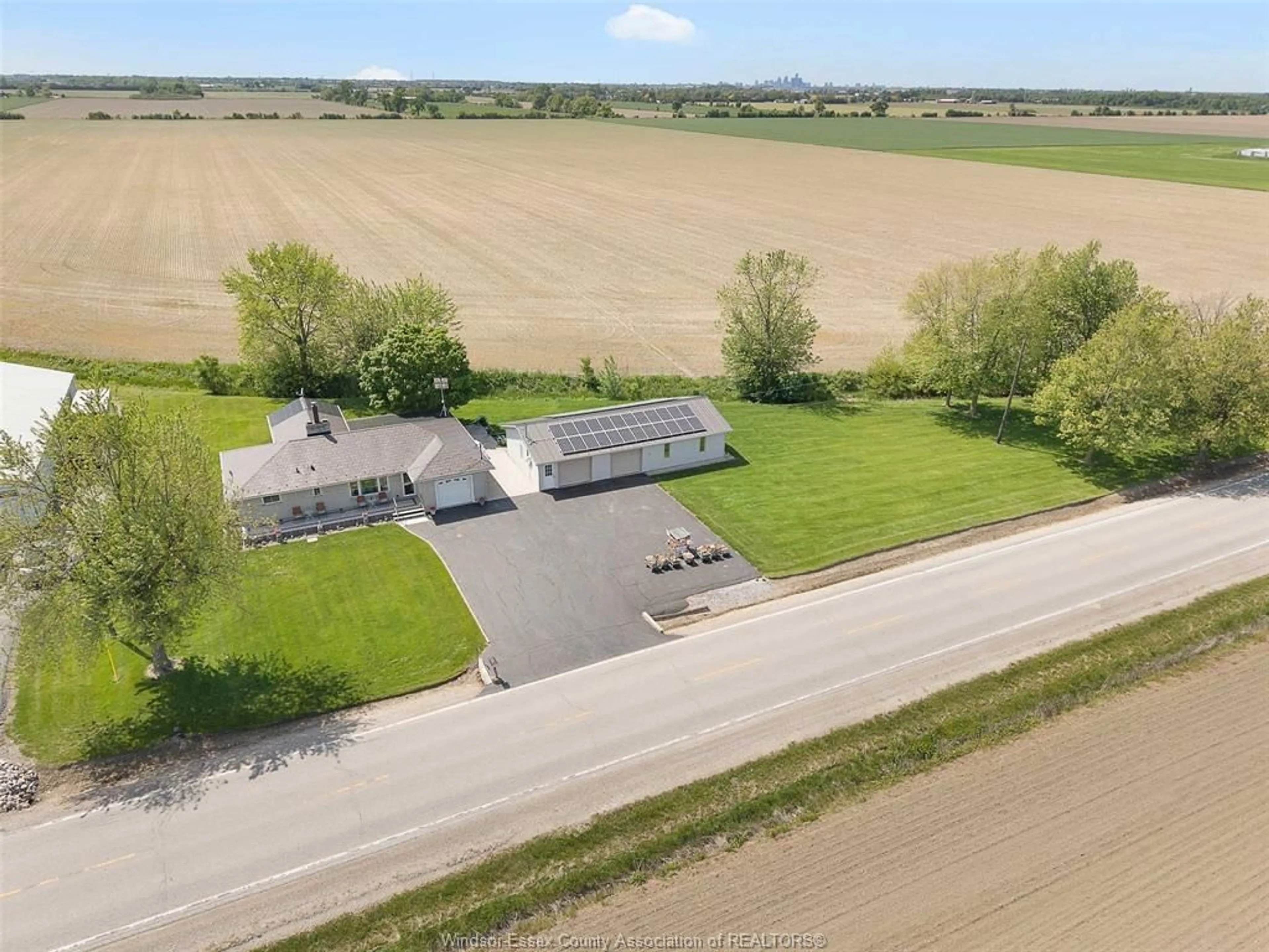 A pic from outside/outdoor area/front of a property/back of a property/a pic from drone, street for 4831 11TH CONCESSION, Tecumseh Ontario N0R 1K0