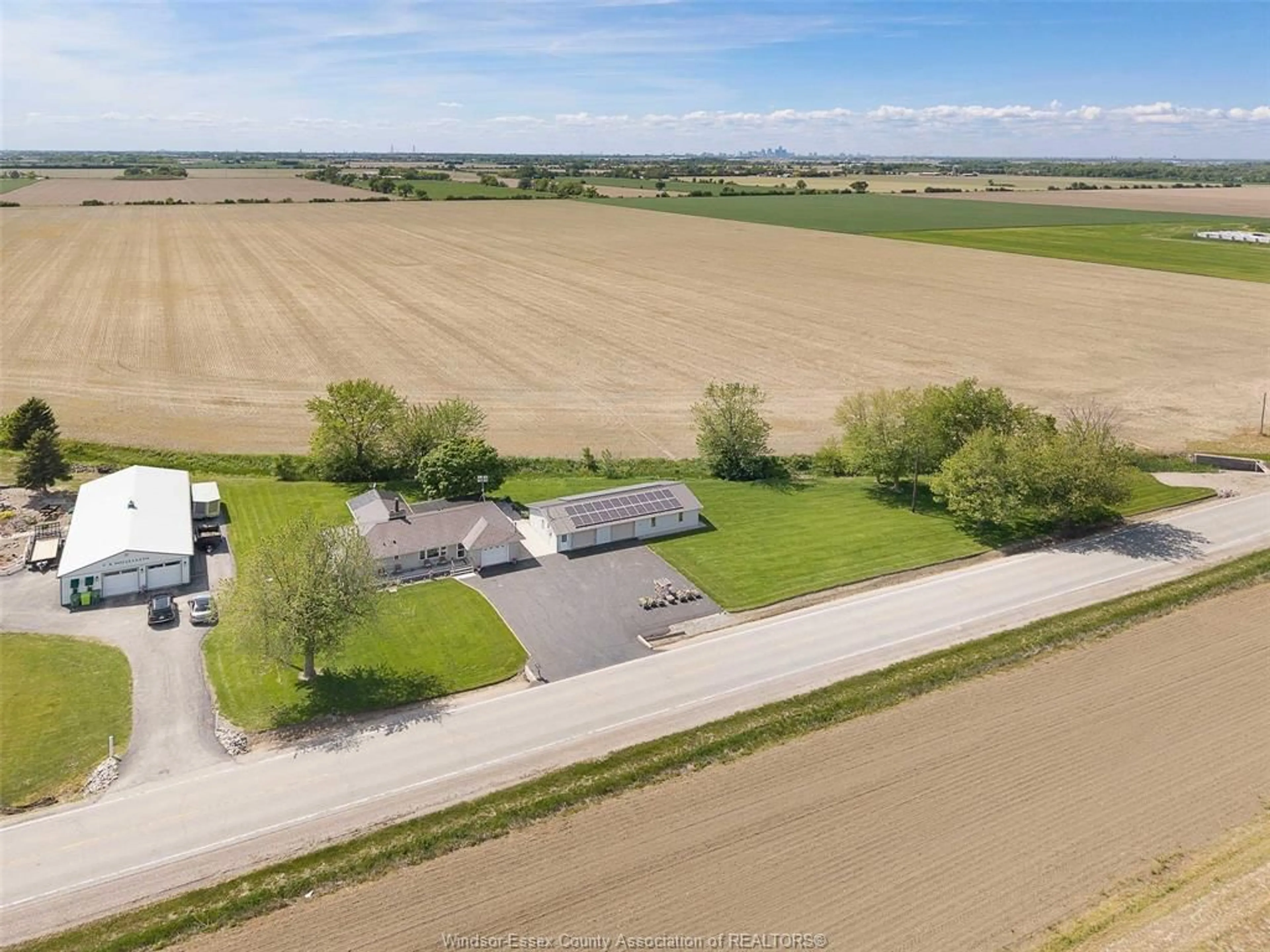 A pic from outside/outdoor area/front of a property/back of a property/a pic from drone, street for 4831 11TH CONCESSION, Tecumseh Ontario N0R 1K0