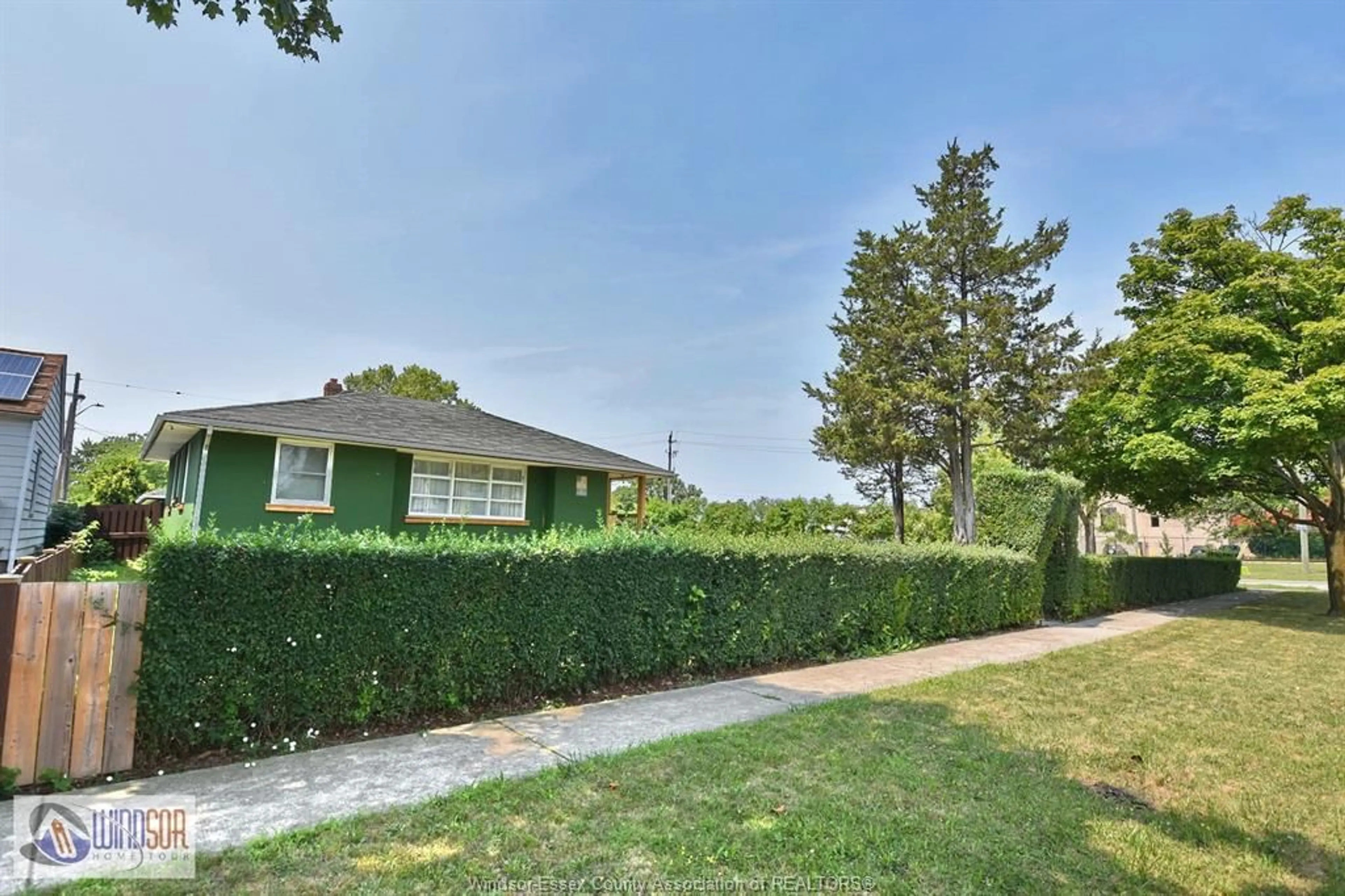 A pic from outside/outdoor area/front of a property/back of a property/a pic from drone, street for 2181 PARENT, Windsor Ontario N8W 2E2