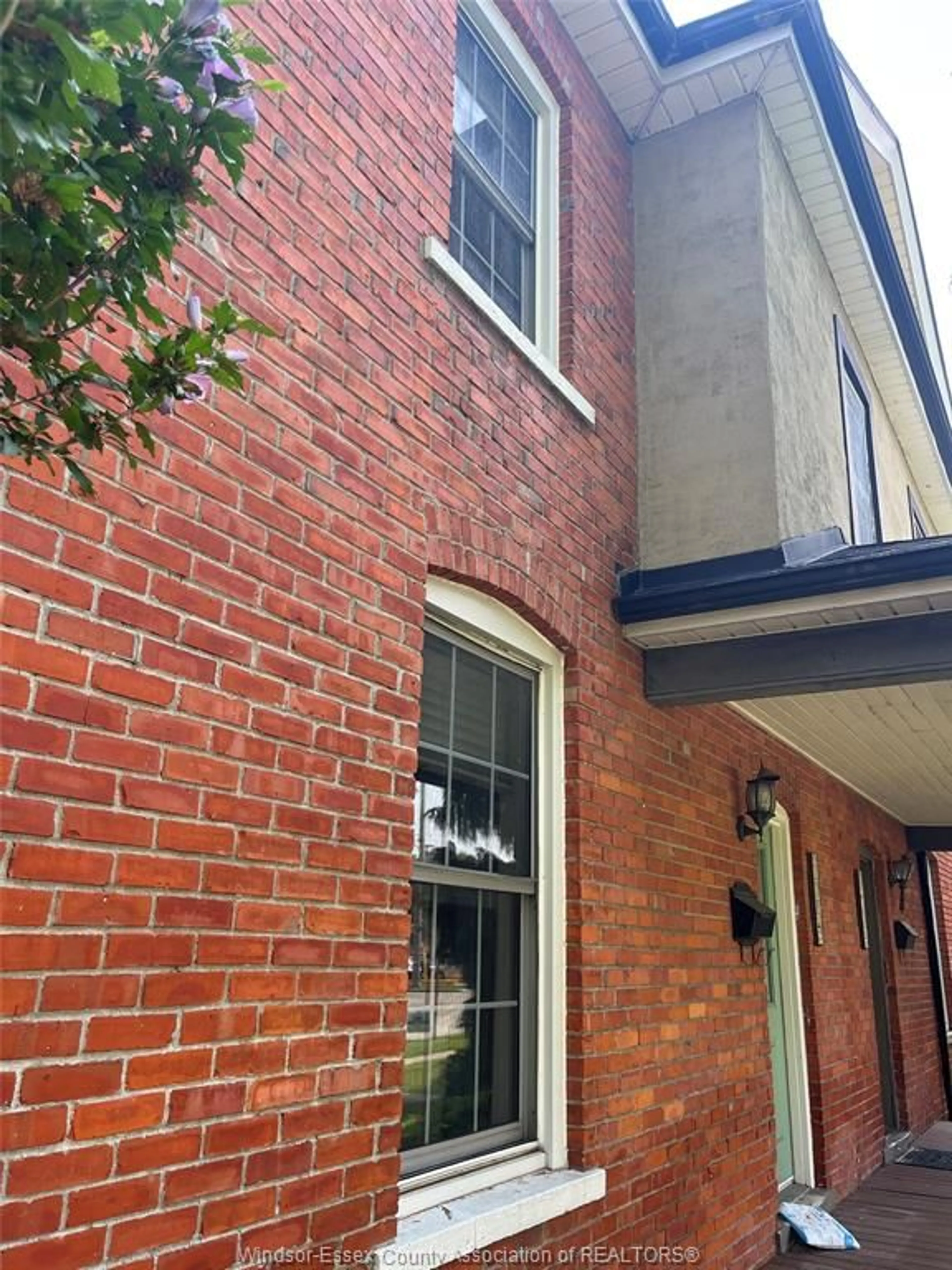 Home with brick exterior material, building for 1084 MONMOUTH, Windsor Ontario N8Y 3L7