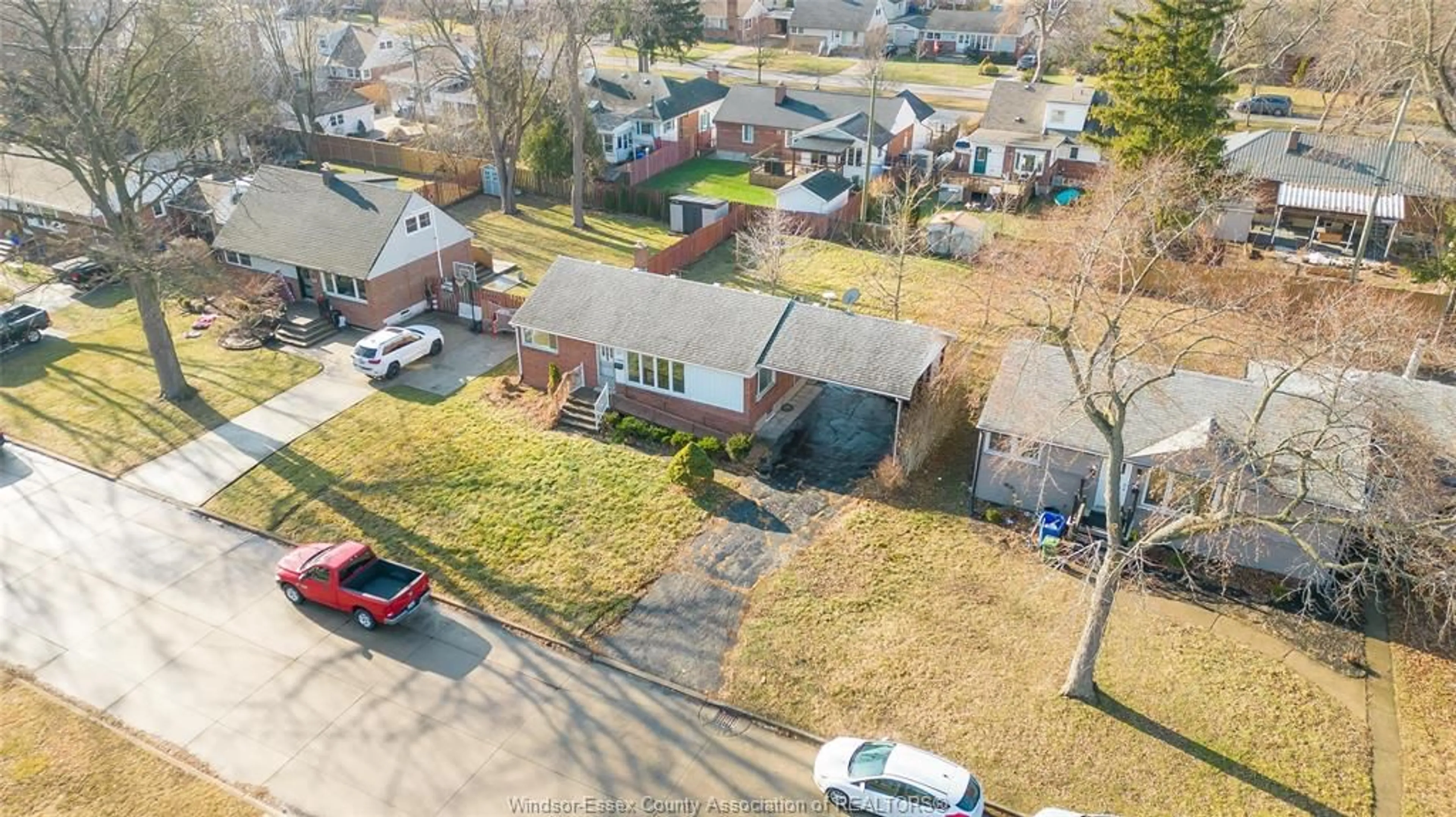 A pic from outside/outdoor area/front of a property/back of a property/a pic from drone, street for 3209 DANDURAND, Windsor Ontario N9E 2E9