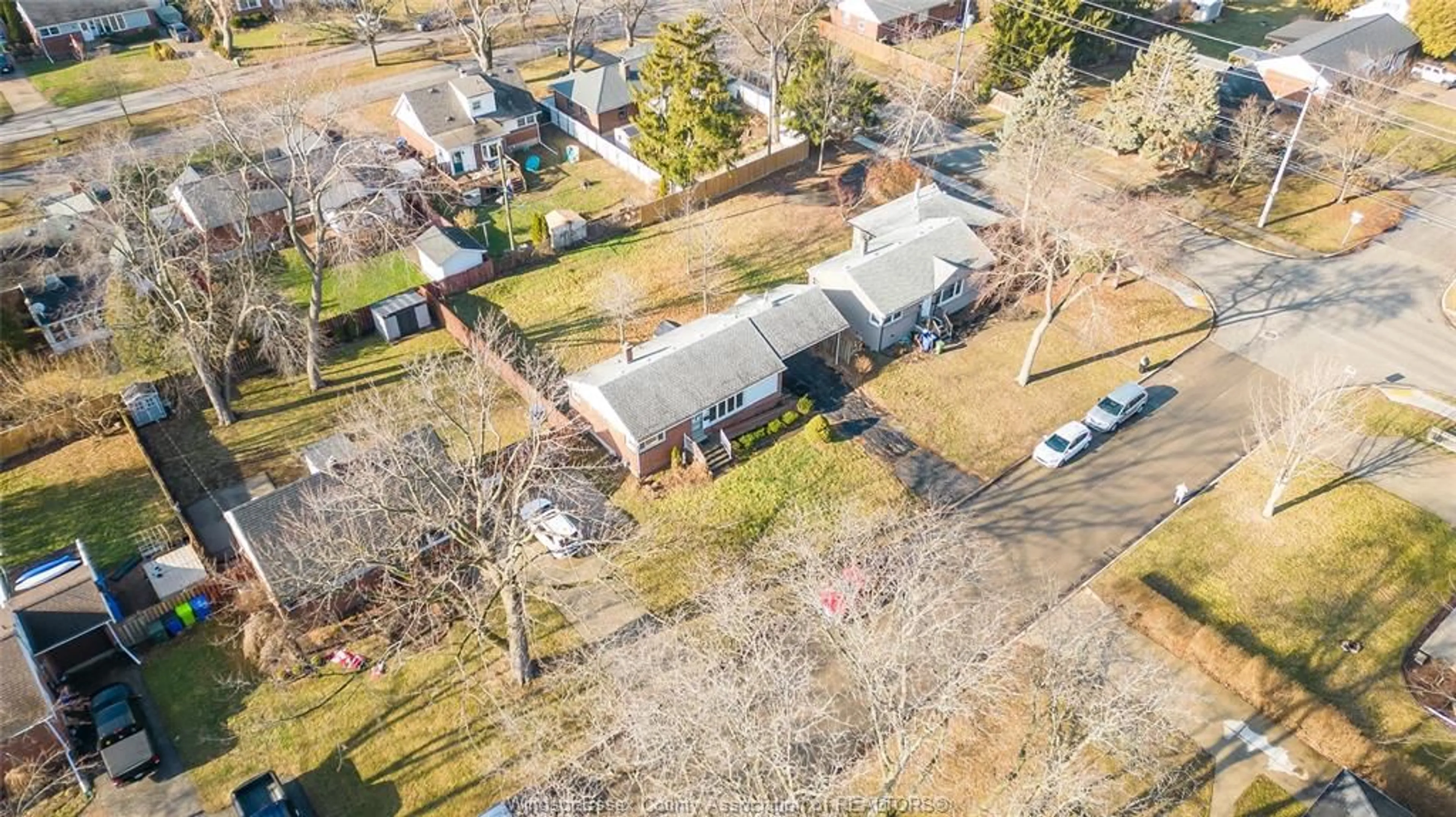 A pic from outside/outdoor area/front of a property/back of a property/a pic from drone, street for 3209 DANDURAND, Windsor Ontario N9E 2E9