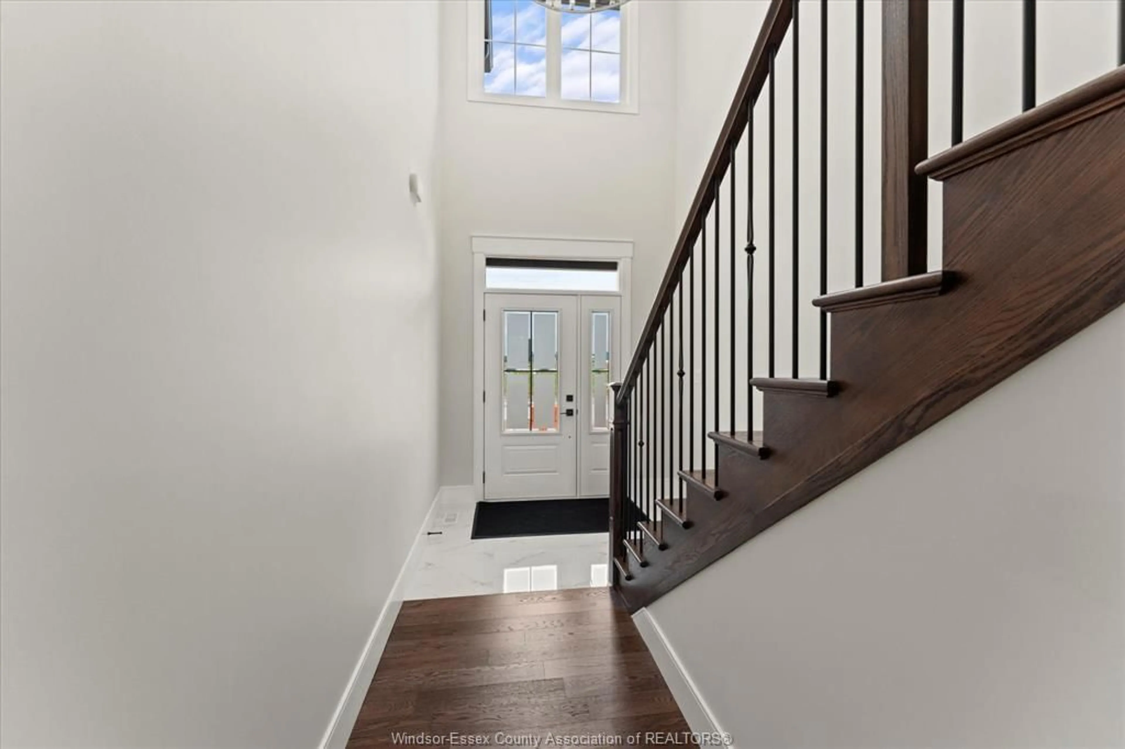 Indoor entryway for 5188 TALIA Trail, Tecumseh Ontario N0R 1K0