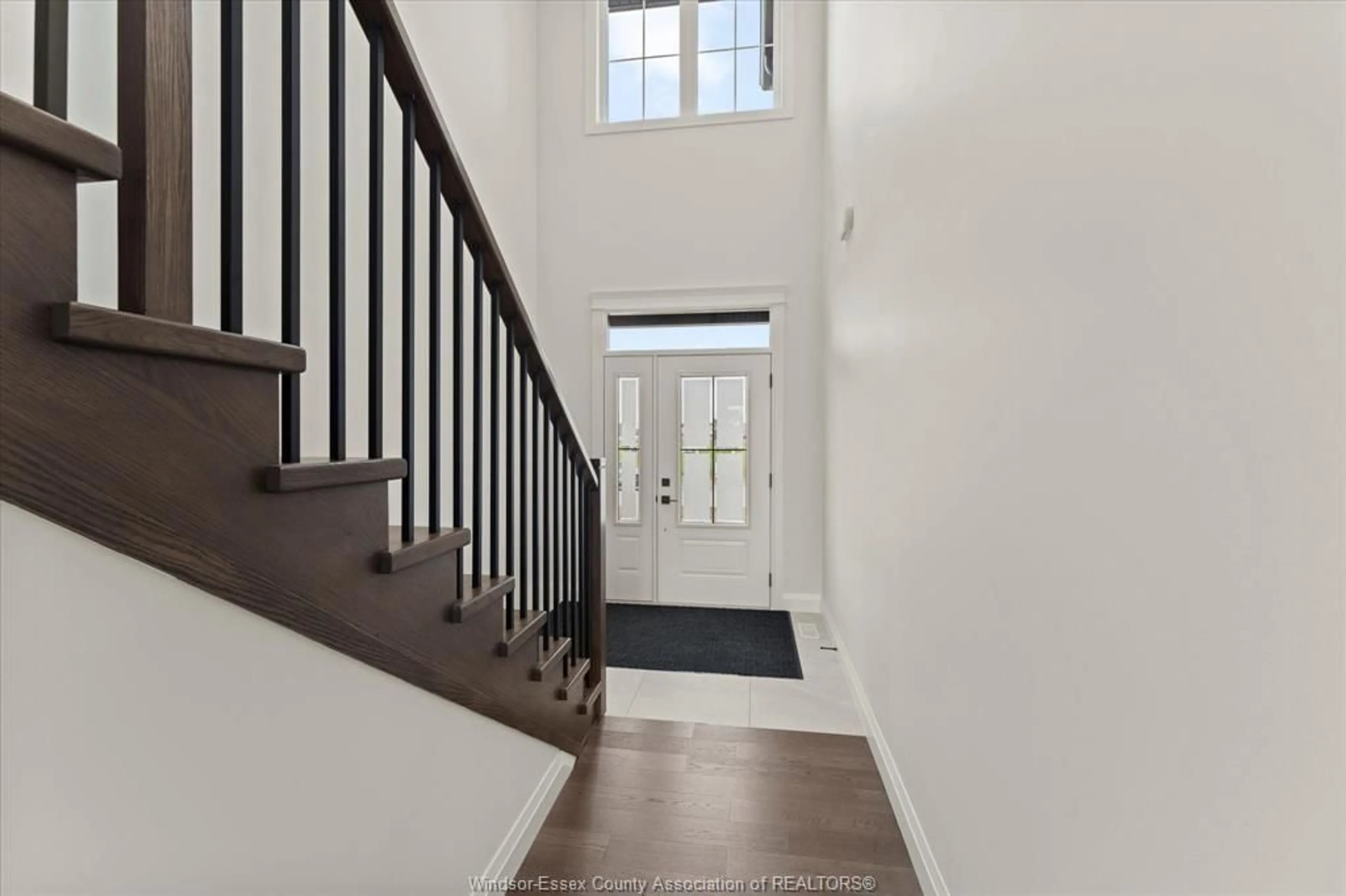 Indoor entryway for 5232 TALIA Trail, Tecumseh Ontario N0R 1L0