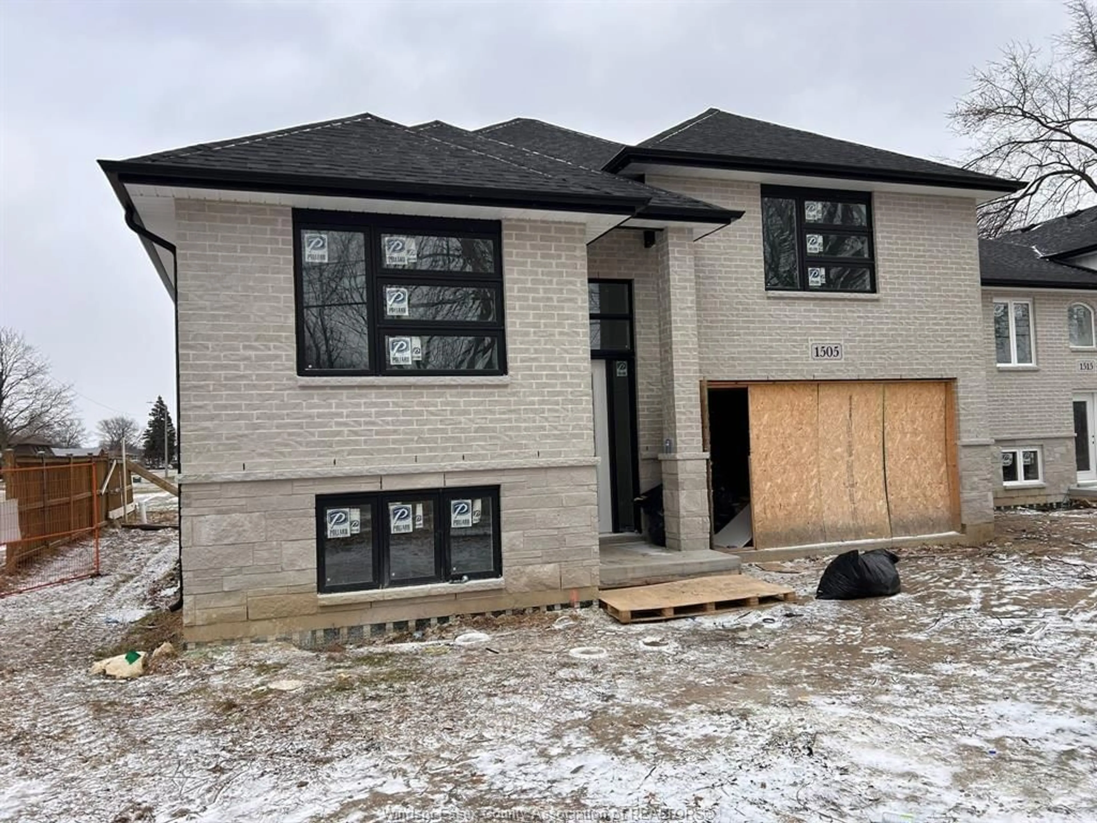 Home with brick exterior material, building for 1505 MICHIGAN, LaSalle Ontario N9J 2G7