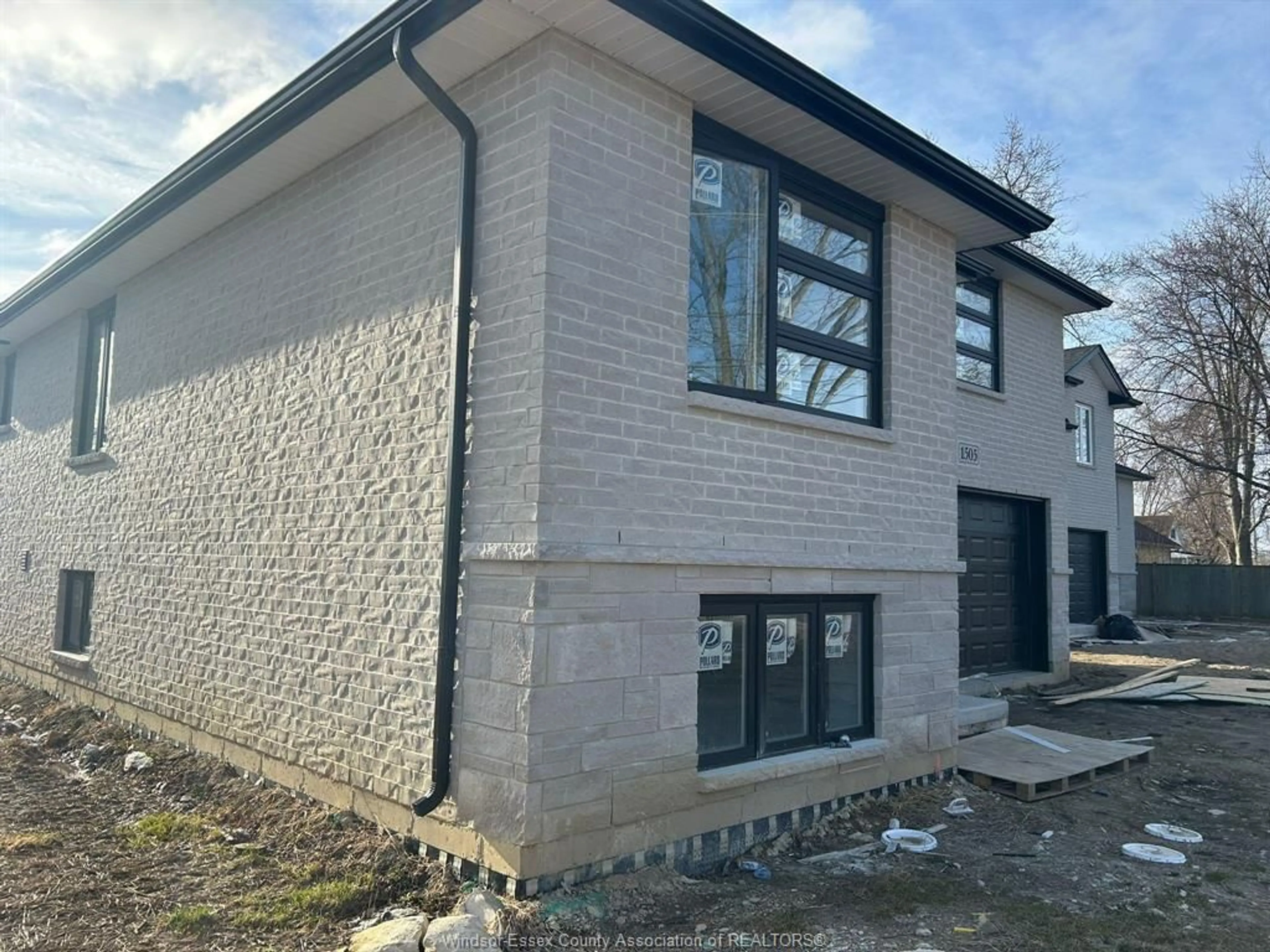 Home with brick exterior material, building for 1505 MICHIGAN, LaSalle Ontario N9J 2G7
