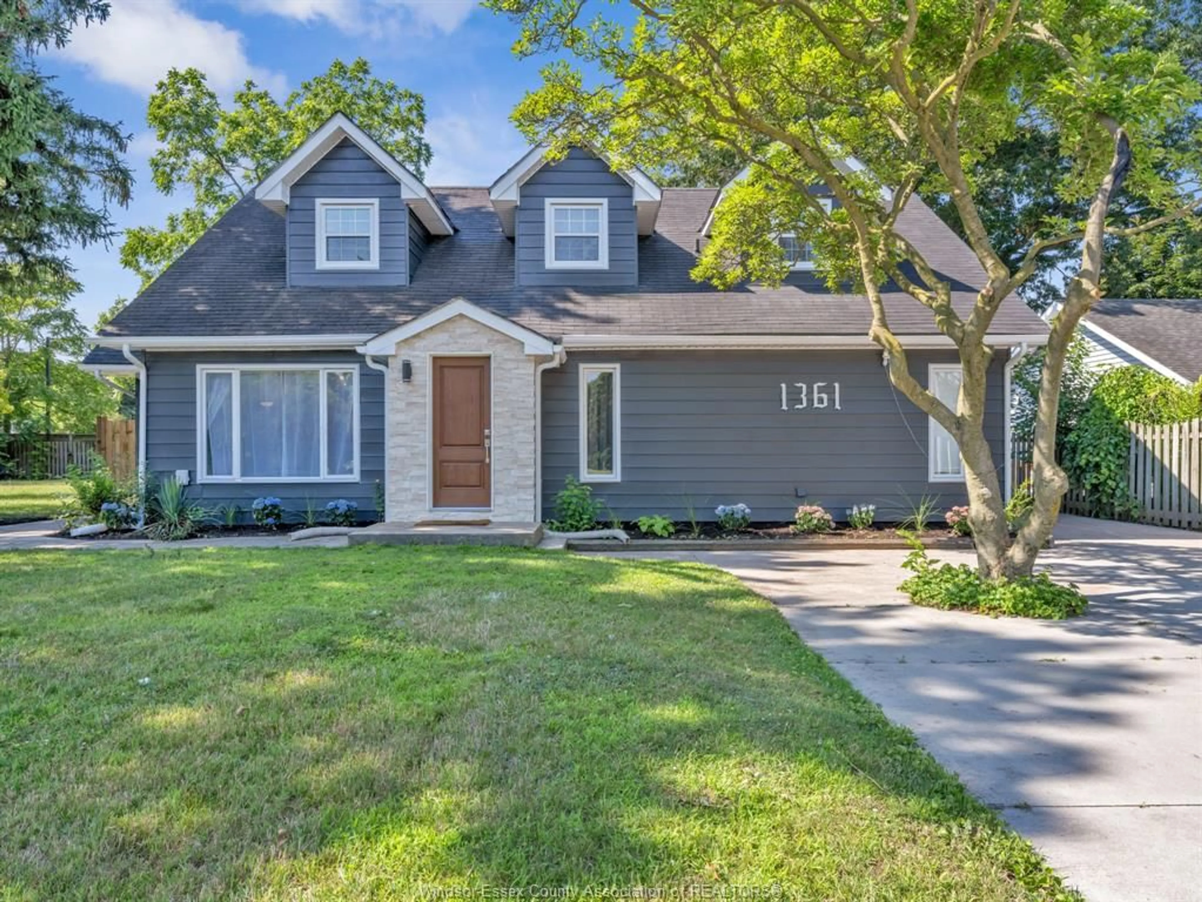 Home with vinyl exterior material, street for 1361 CHAPPELL Ave, Windsor Ontario N9C 3E1