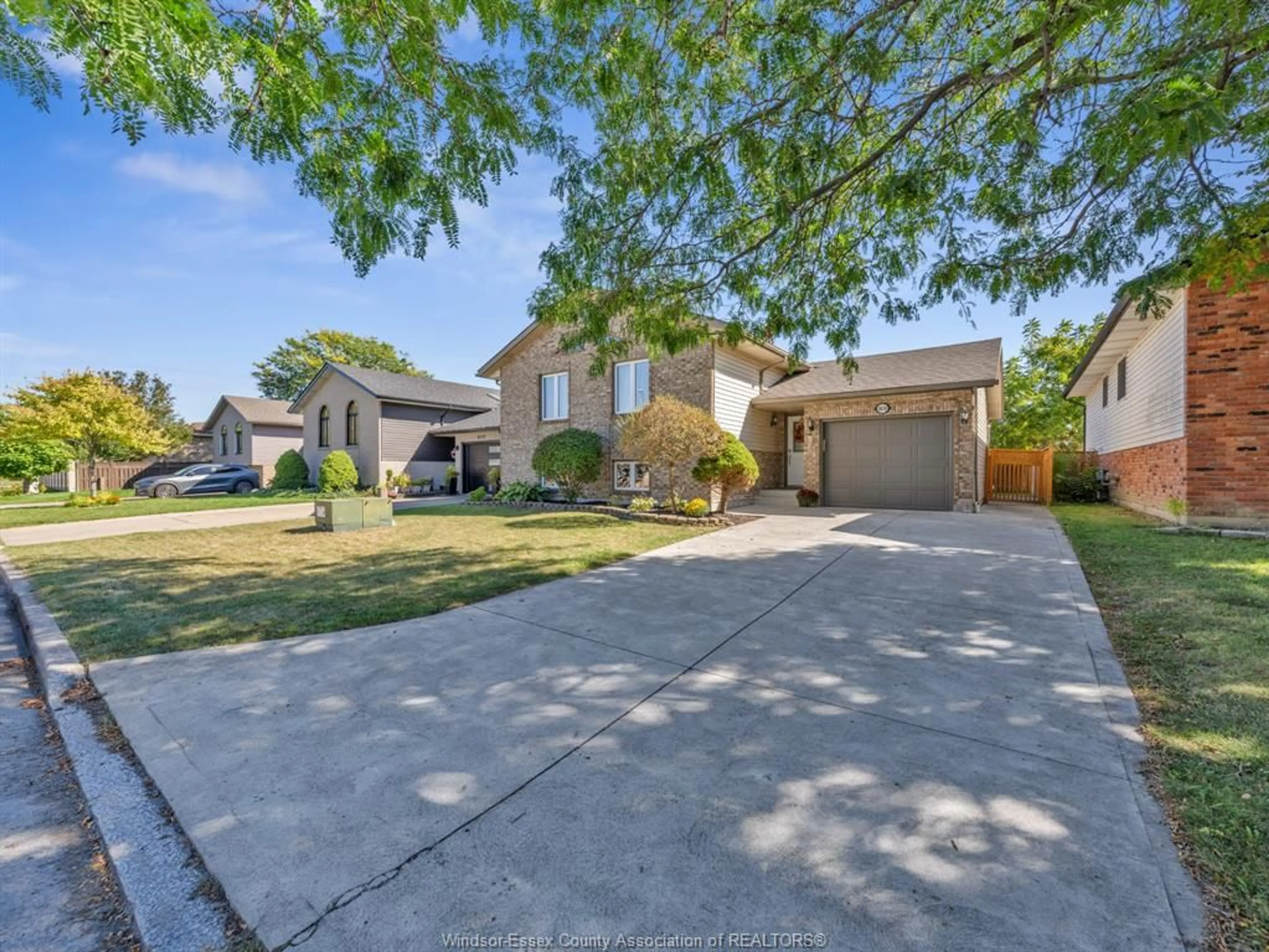 Unknown for 8078 FAHOLO, Windsor Ontario N8R 2H1