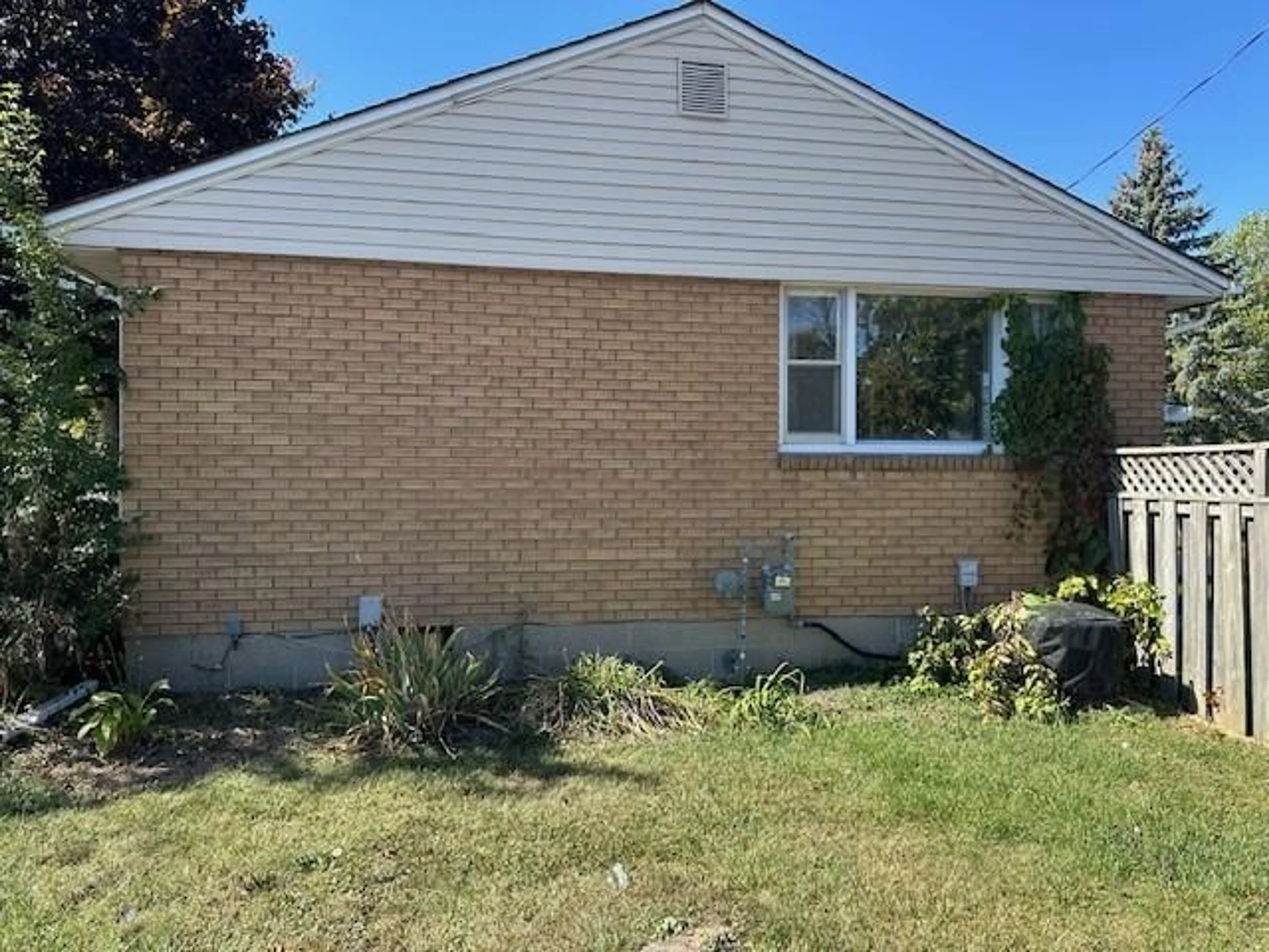 Home with brick exterior material, street for 212 CAMERON St, St Clair Ontario N0N 1G0
