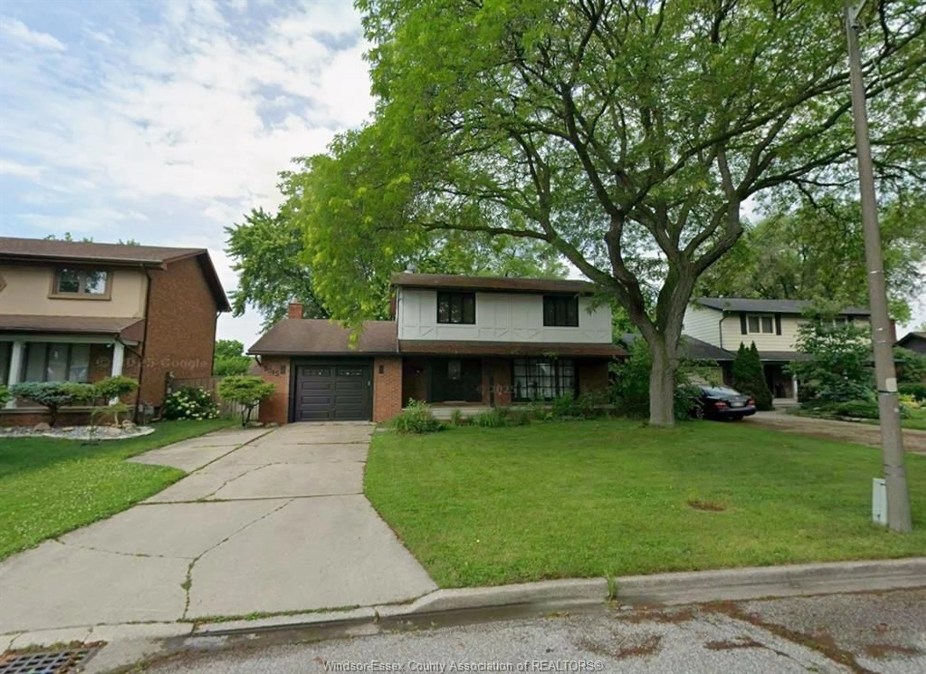 Home with brick exterior material, street for 3045 CLAXTON Crt, Windsor Ontario N8R 1P9