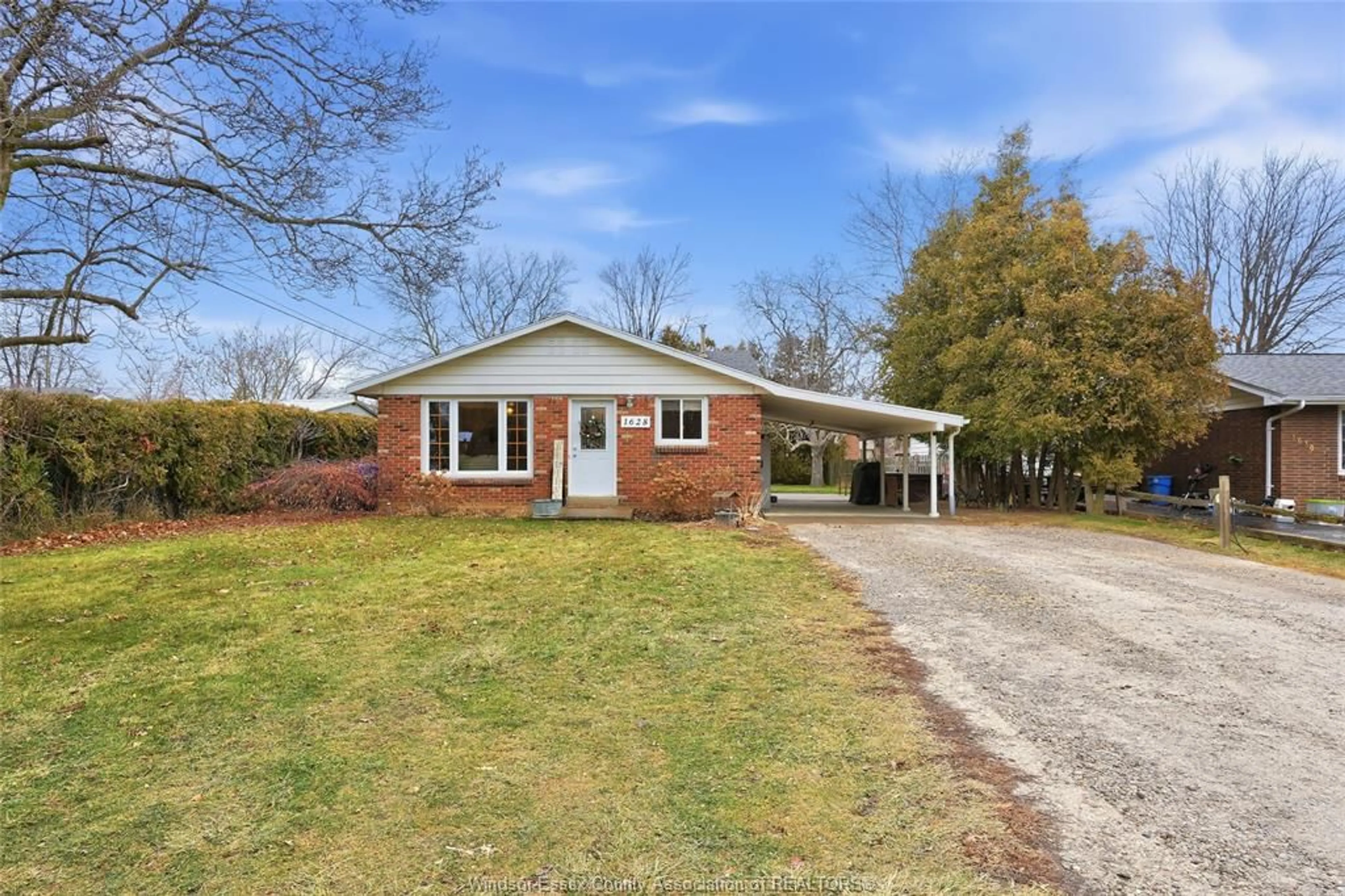 Home with brick exterior material, street for 1628 ROAD 2, Kingsville Ontario N0P 2G0