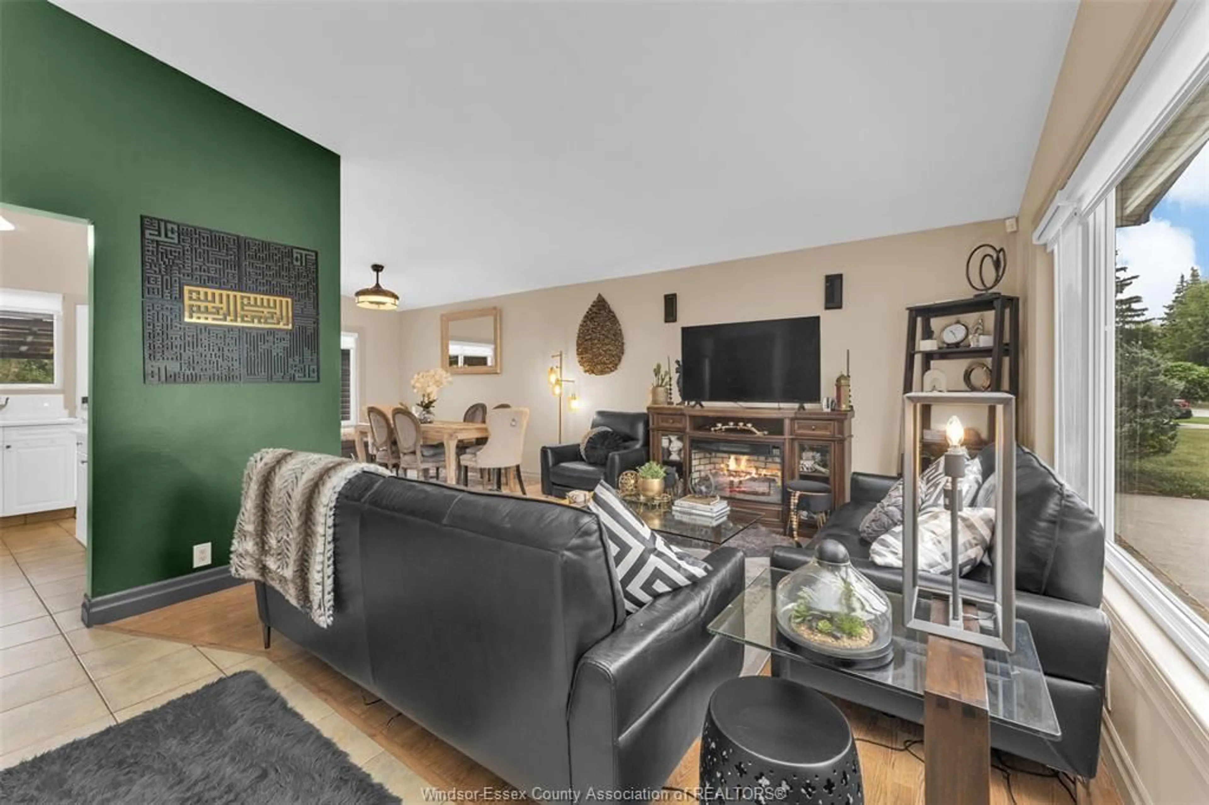 Living room with furniture, unknown for 3775 VIRGINIA Pk, Windsor Ontario N9E 2C7