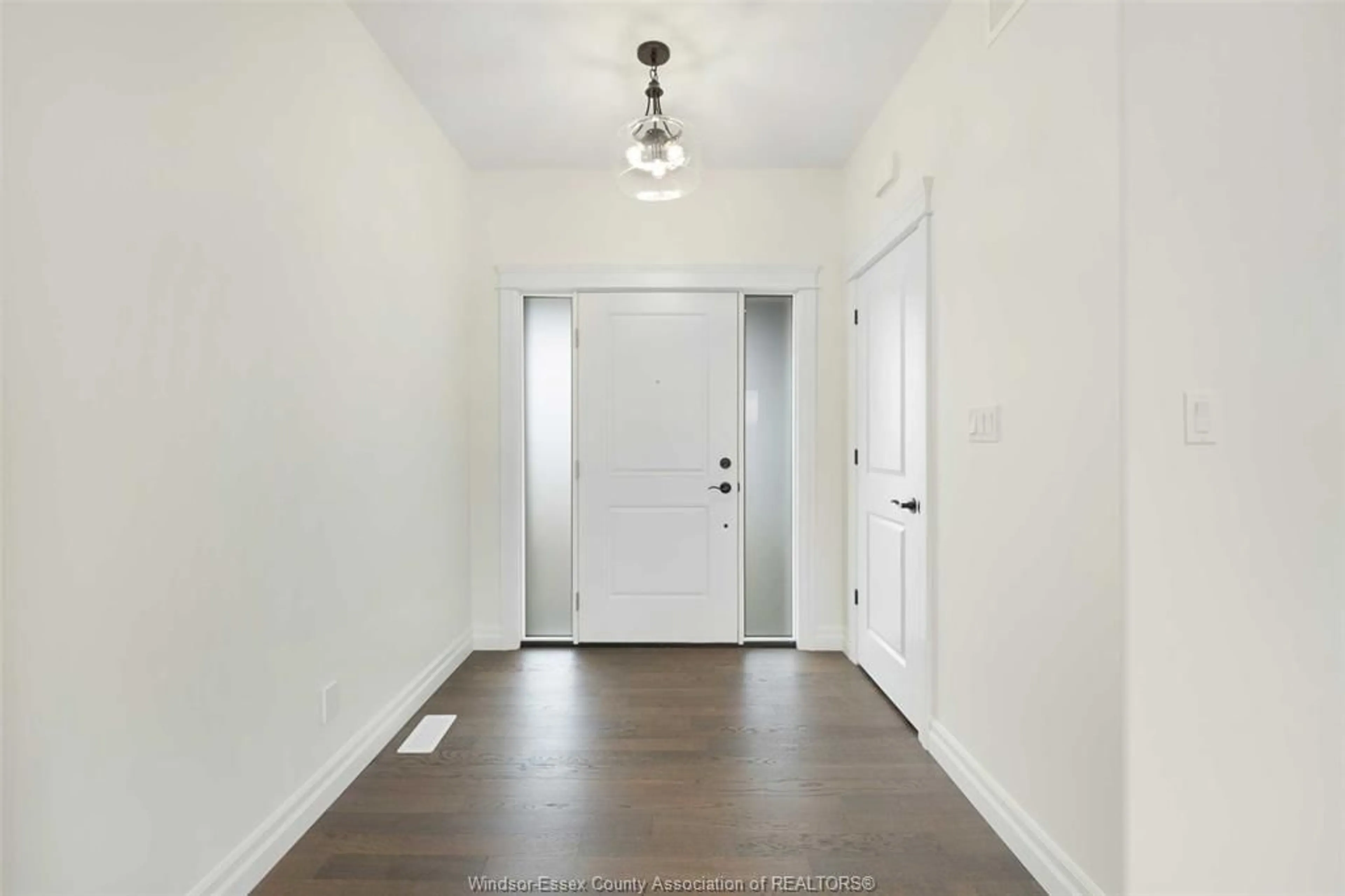 Indoor entryway for 49 GRAF St, Harrow Ontario N0R 1G0