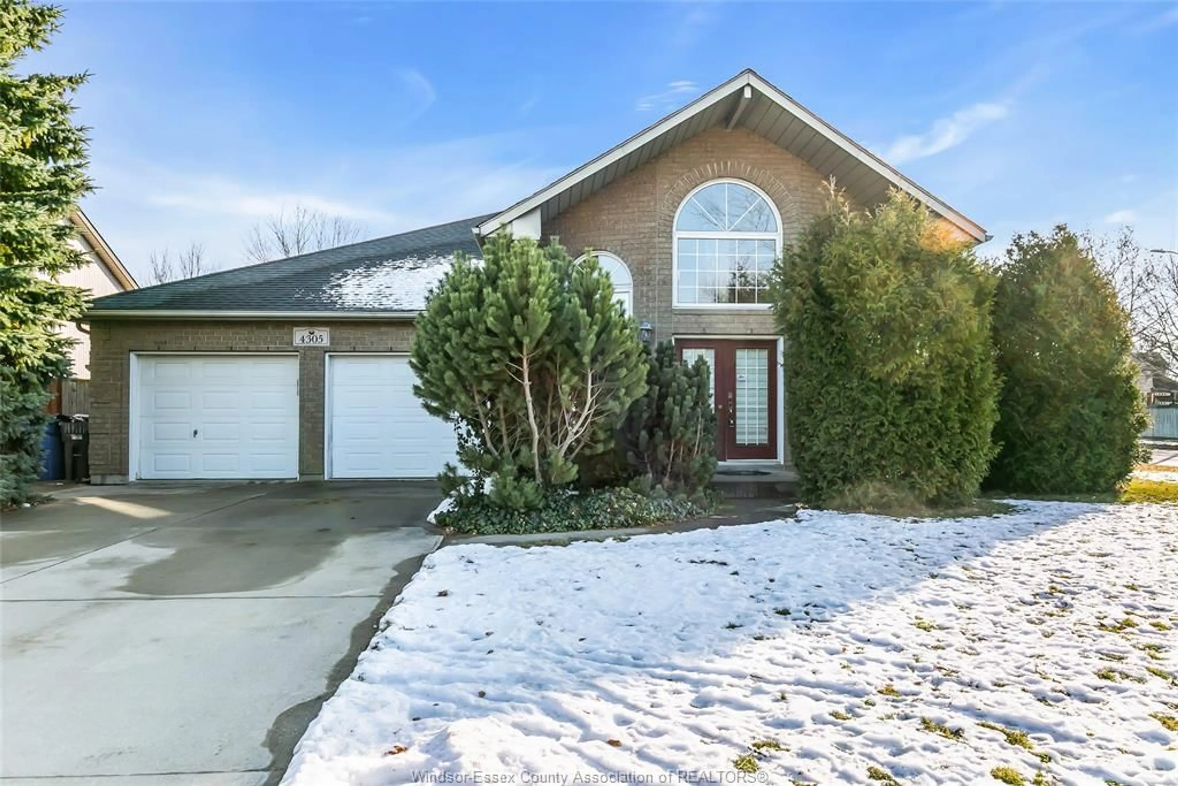 Unknown for 4305 GOLFCOURSE Cres, Windsor Ontario N9G 2P5