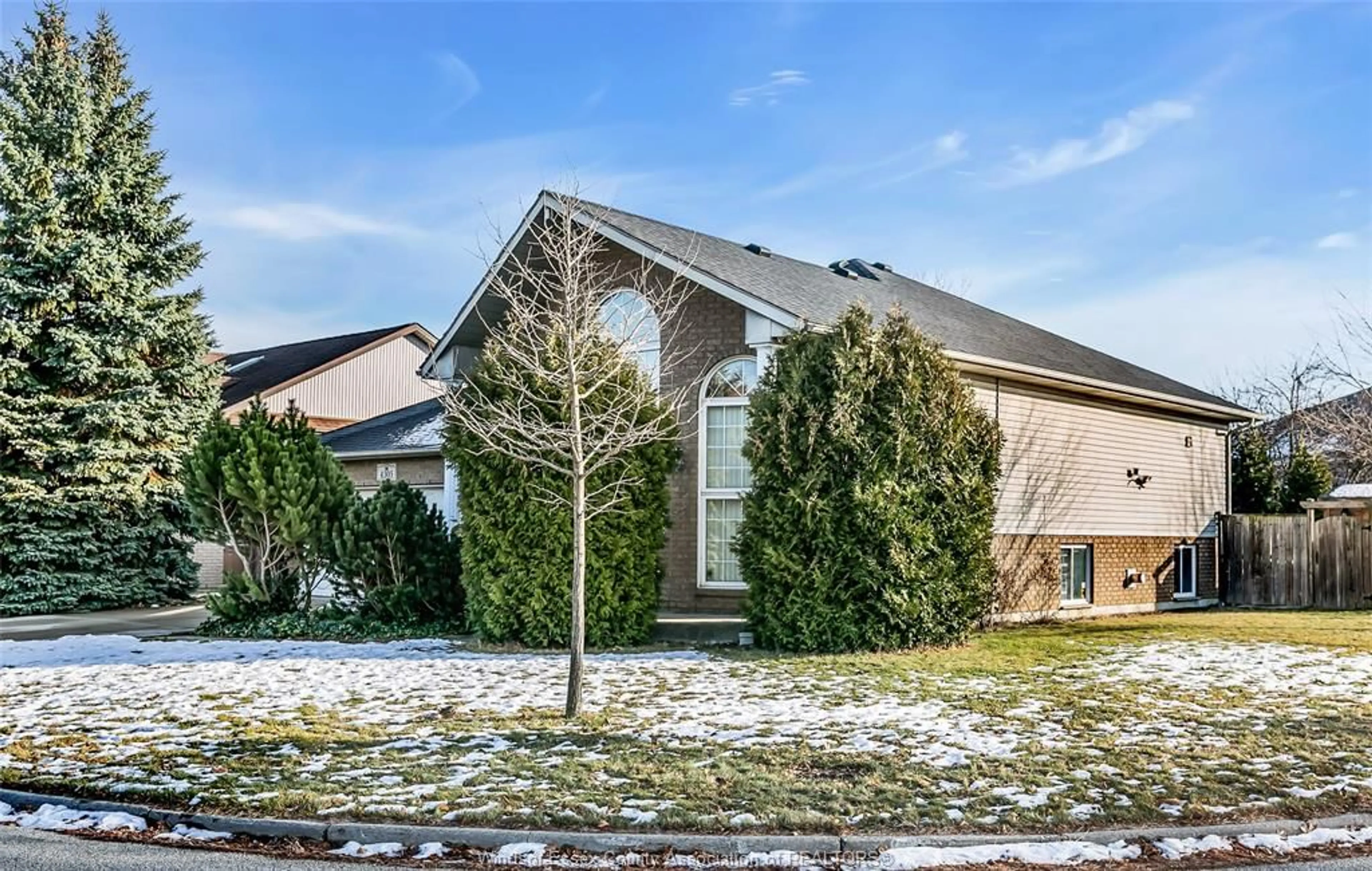 Home with vinyl exterior material, street for 4305 GOLFCOURSE Cres, Windsor Ontario N9G 2P5