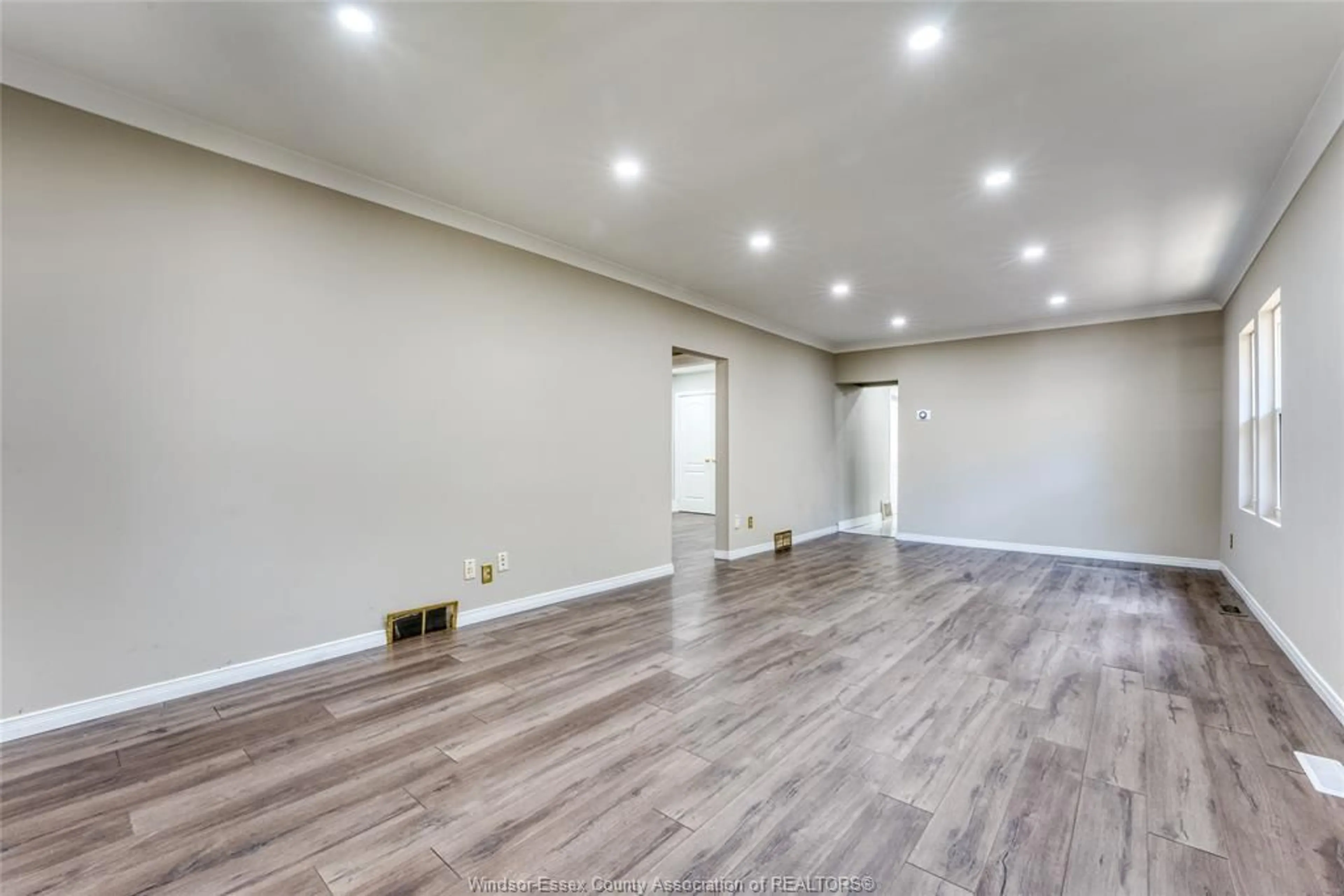 A pic of a room for 3243 MILLEN, Windsor Ontario N9G 1T1