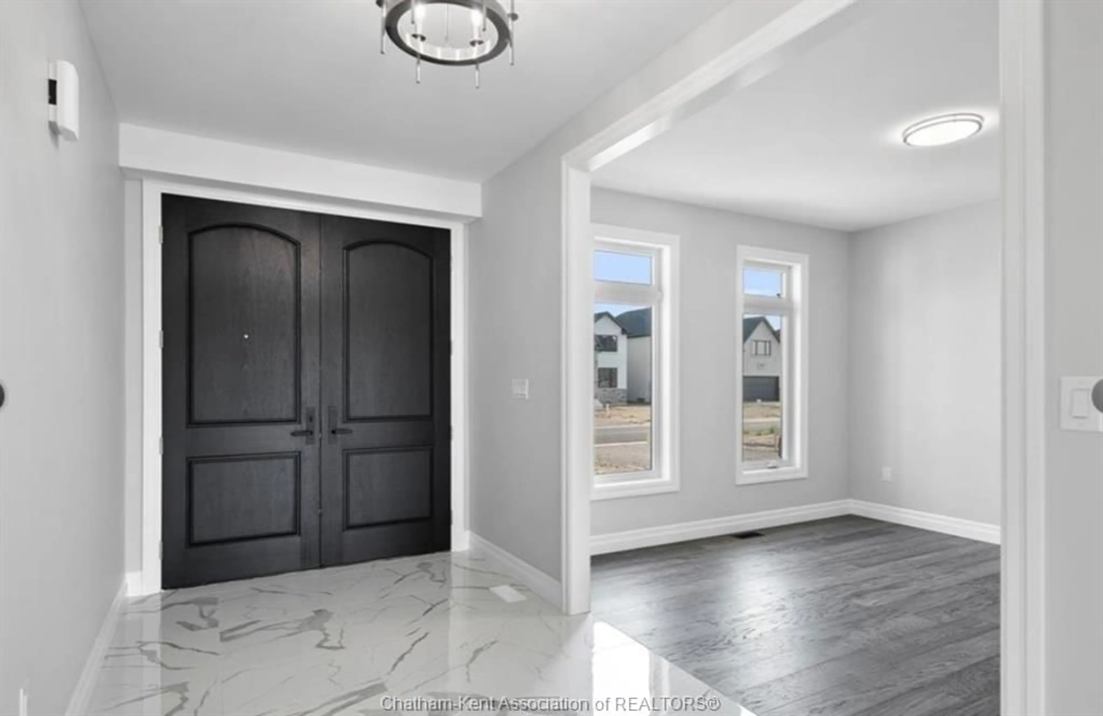 Indoor entryway for 217 Cowan Crt, Amherstburg Ontario N9V 0B9