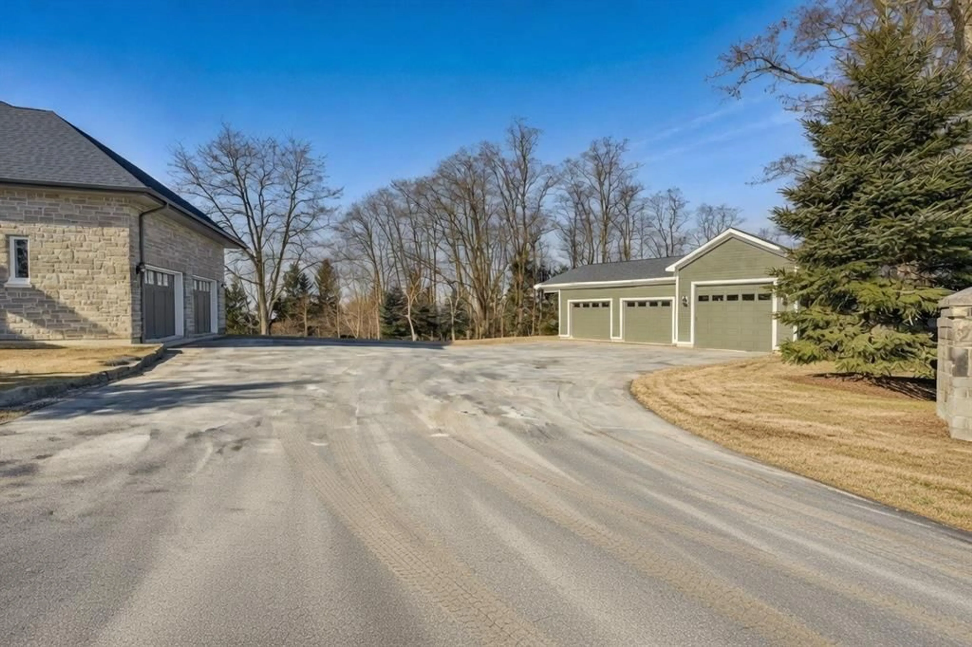 A pic from outside/outdoor area/front of a property/back of a property/a pic from drone, street for 34241 COURSEY Line, Lucan Ontario N0M 2J0