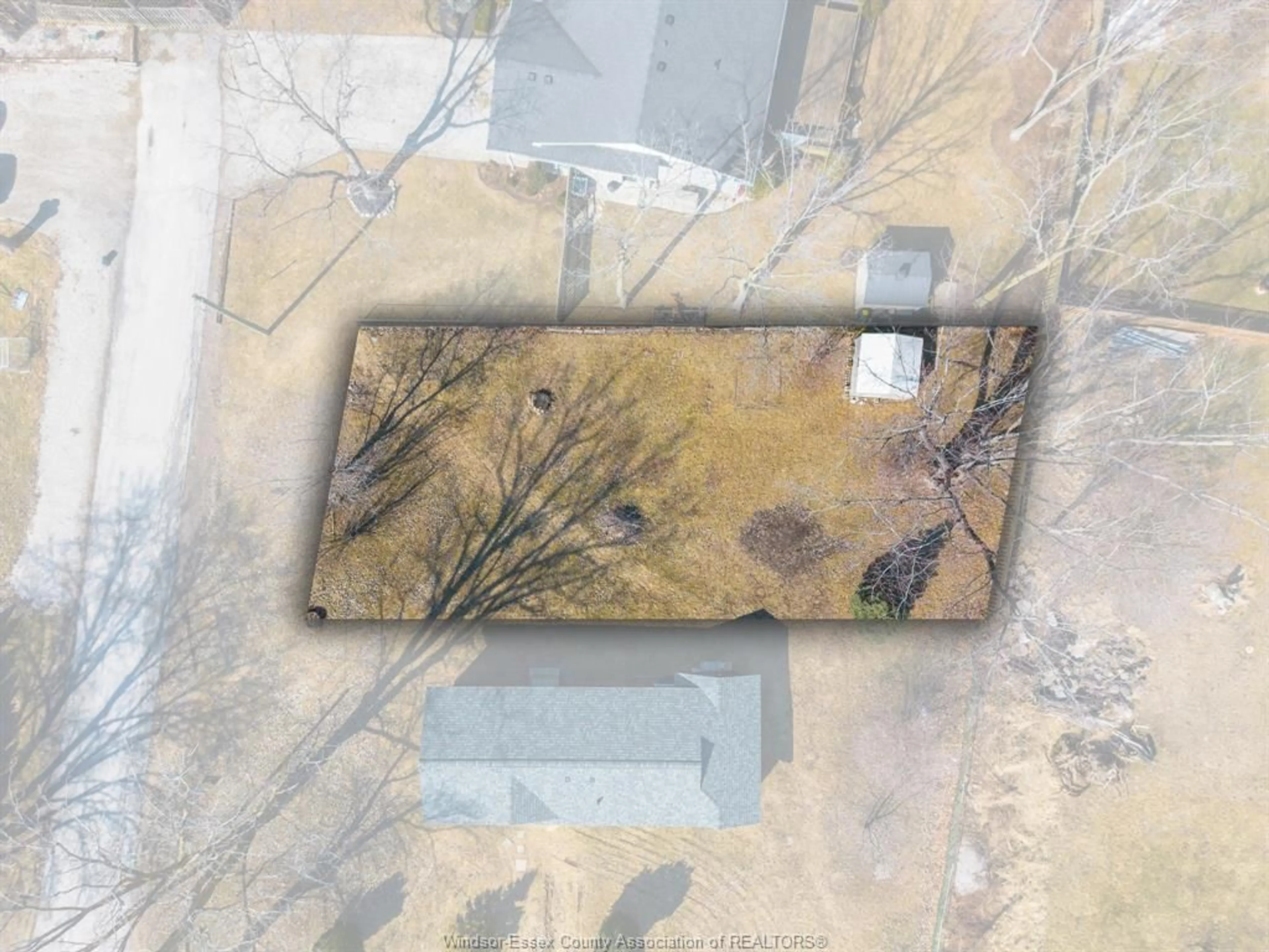 A pic from outside/outdoor area/front of a property/back of a property/a pic from drone, building for V/L STADDON, Kingsville Ontario N9Y 3X3