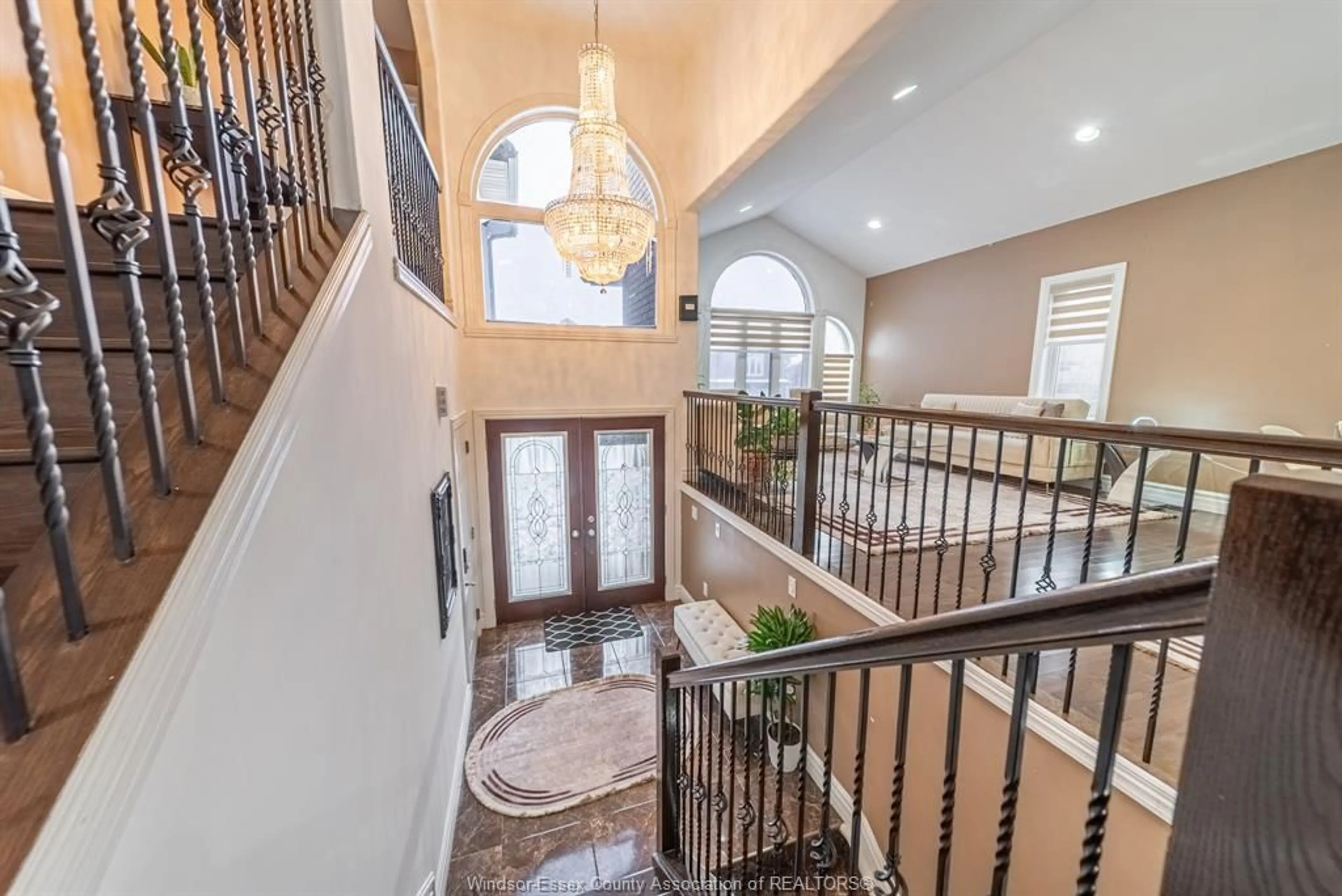 Indoor foyer for 3078 TROUP Cres, Windsor Ontario N8R 0A5