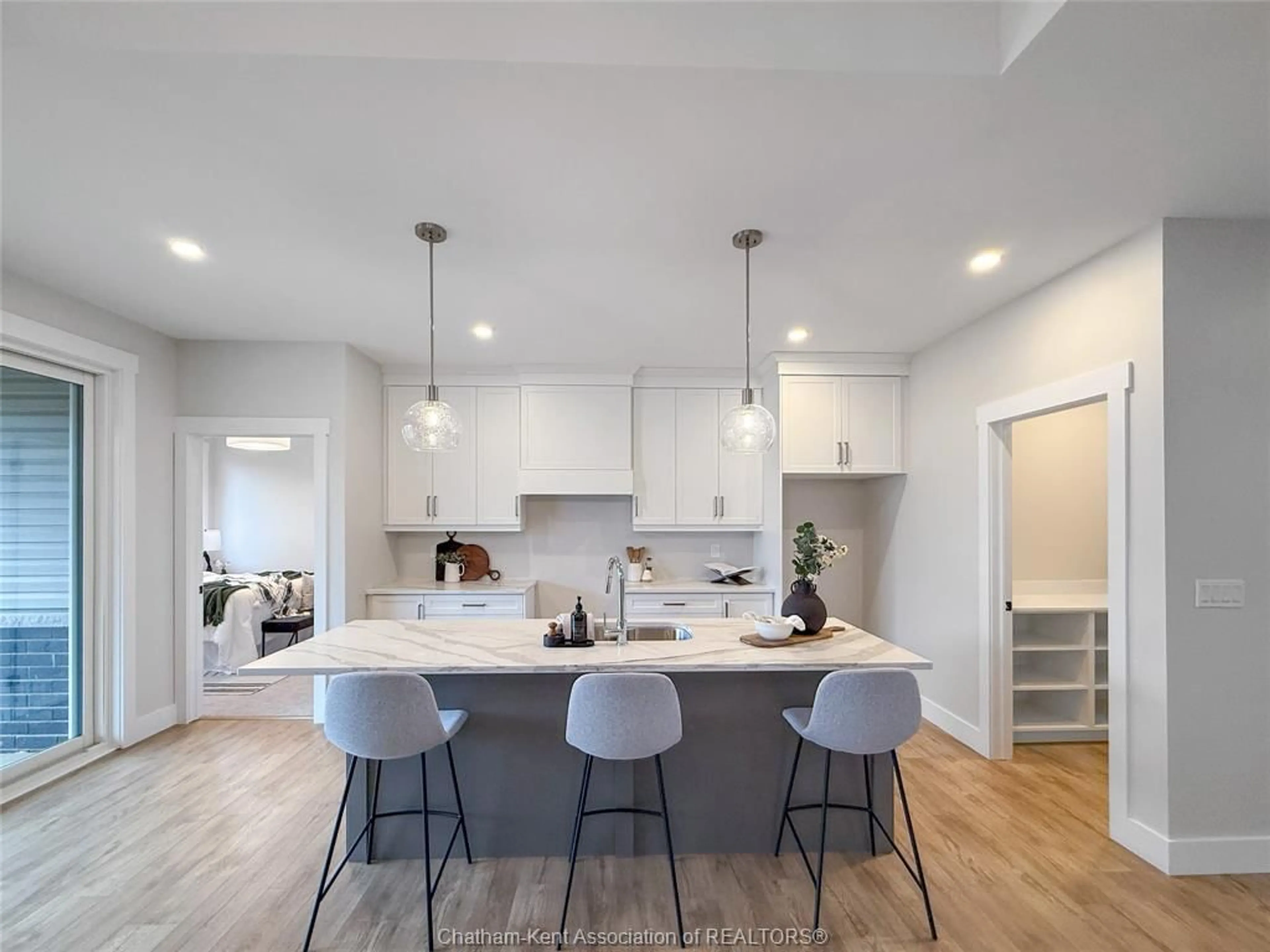 Open concept kitchen, unknown for 60 Duskridge Rd, Chatham Ontario N7L 0G7