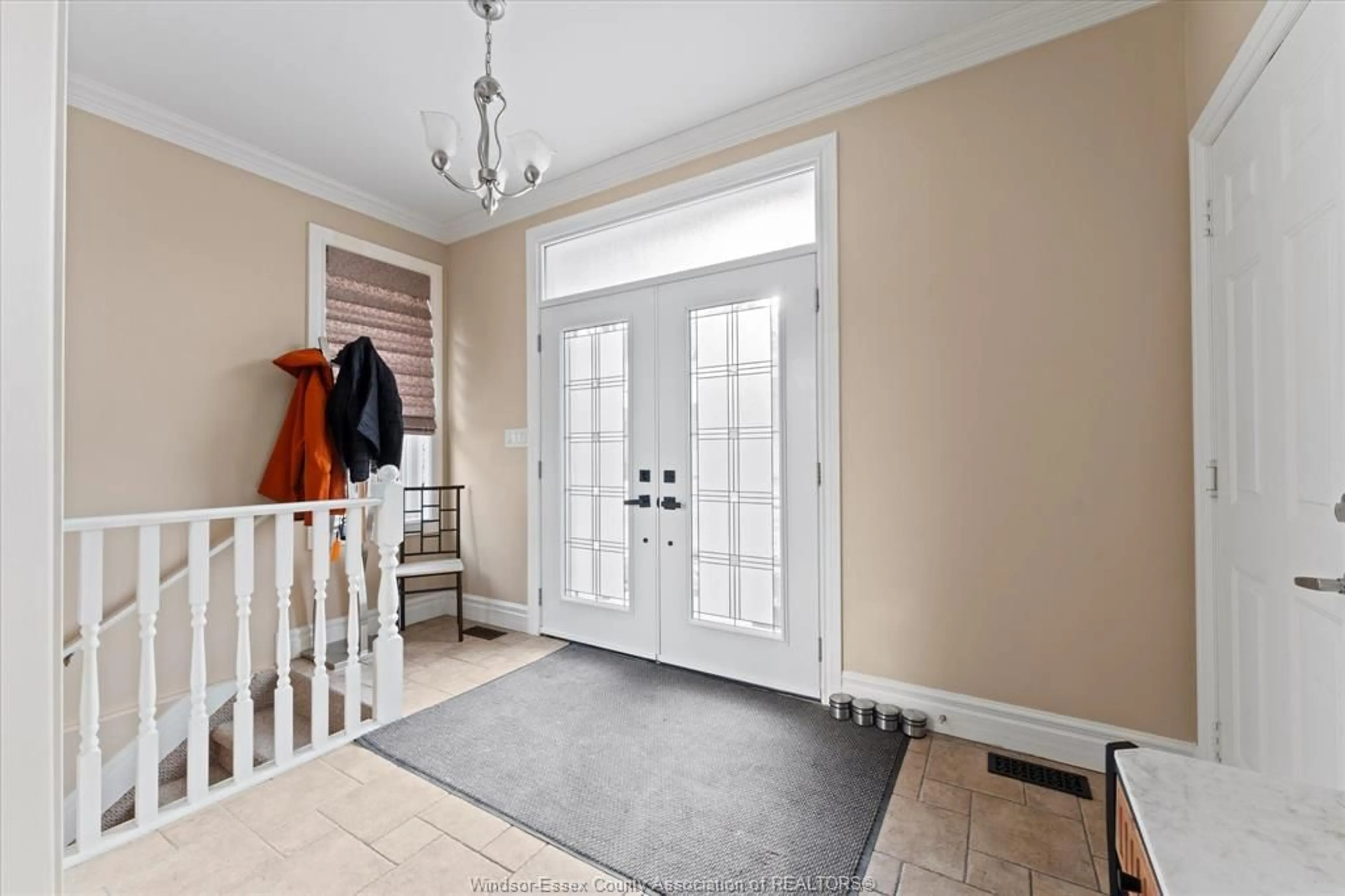 Indoor entryway for 11808 Blair St, Windsor Ontario N8P 1T4