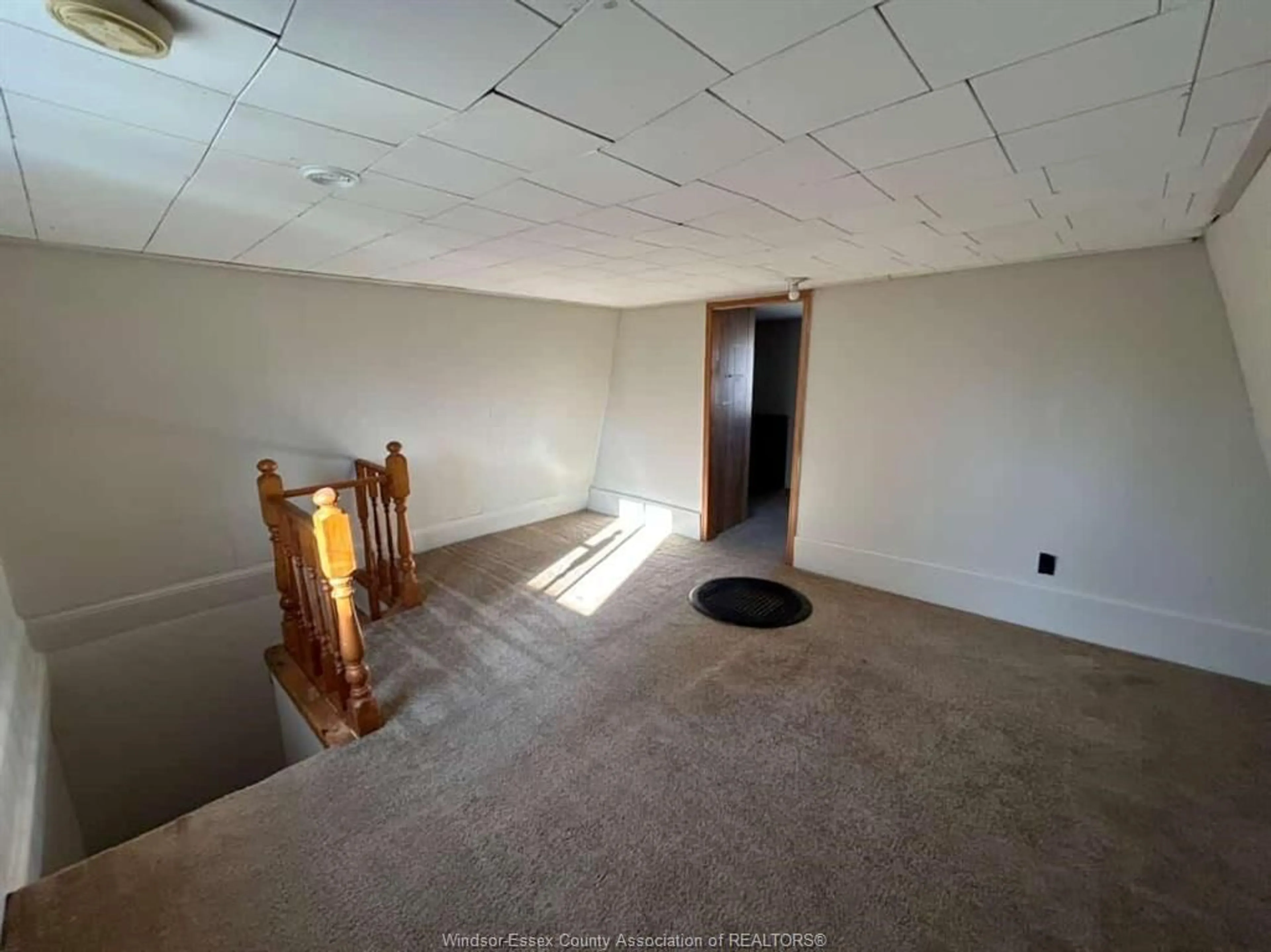 A pic of a room for 260 WOODS St, Chatham Ontario N7L 3R5