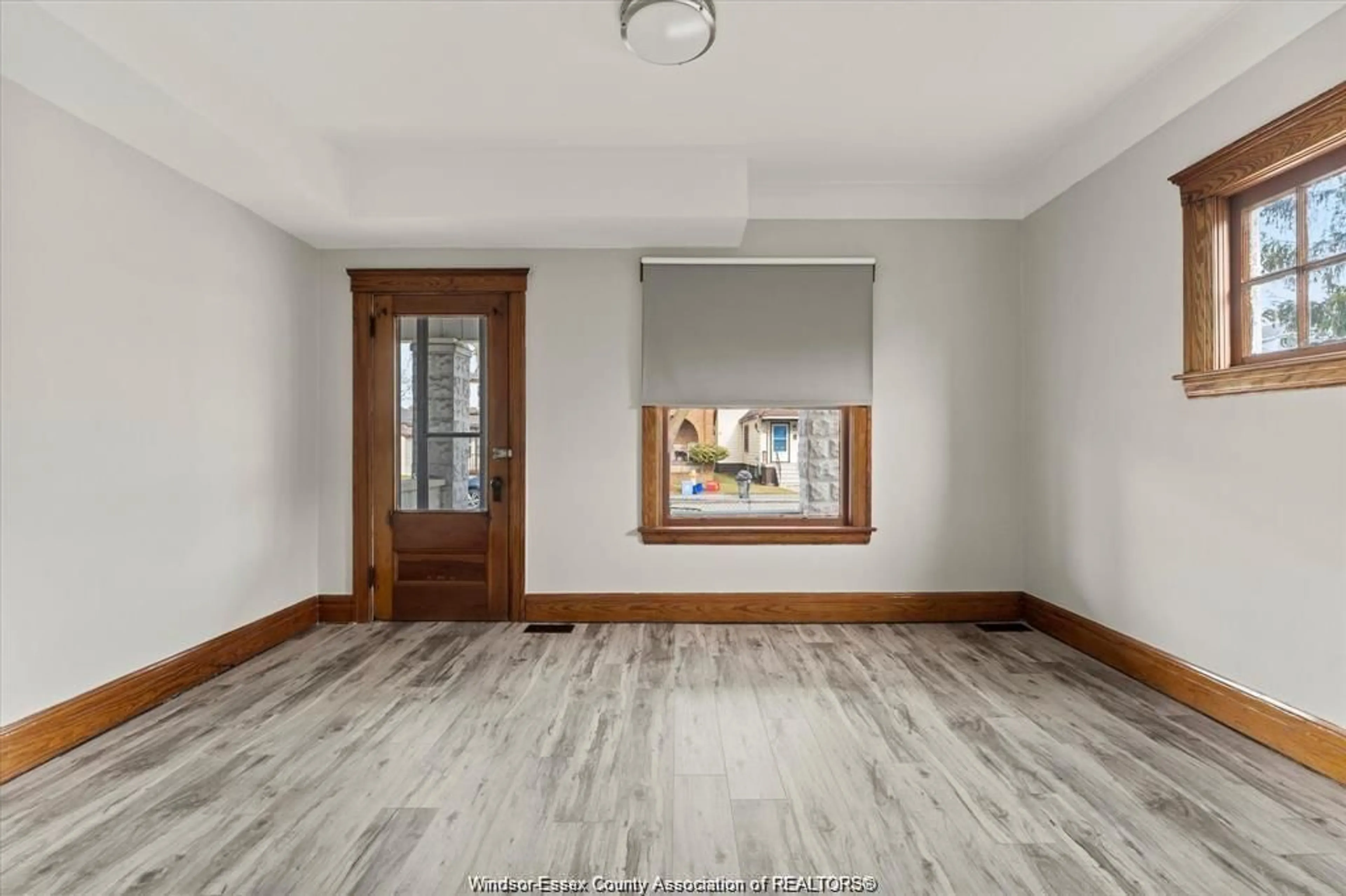 Unknown for 215 Pierre Ave, Windsor Ontario N9A 2J6