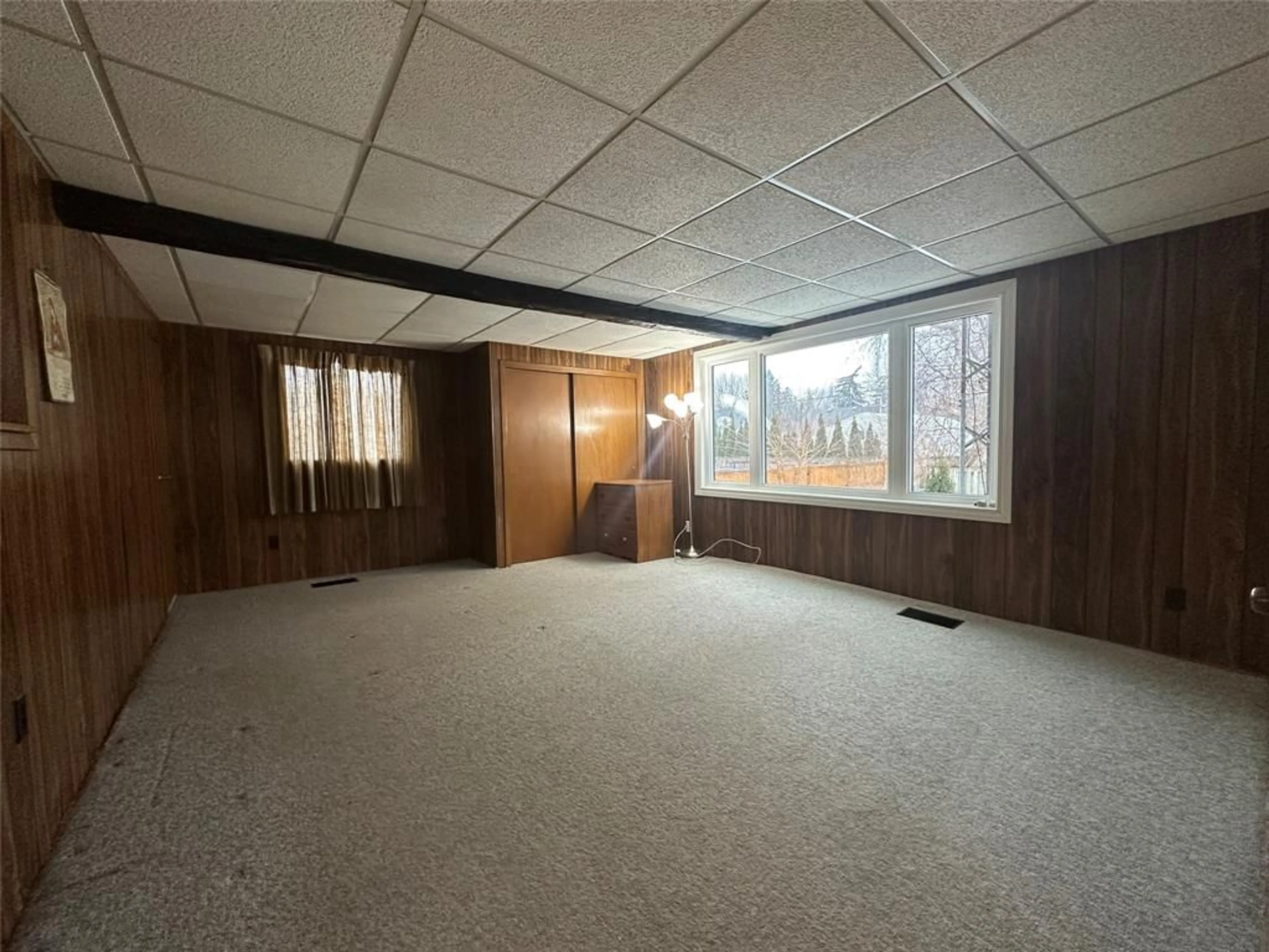 A pic of a room for 305 ST CLAIR St, Chatham Ontario N7L 3J8