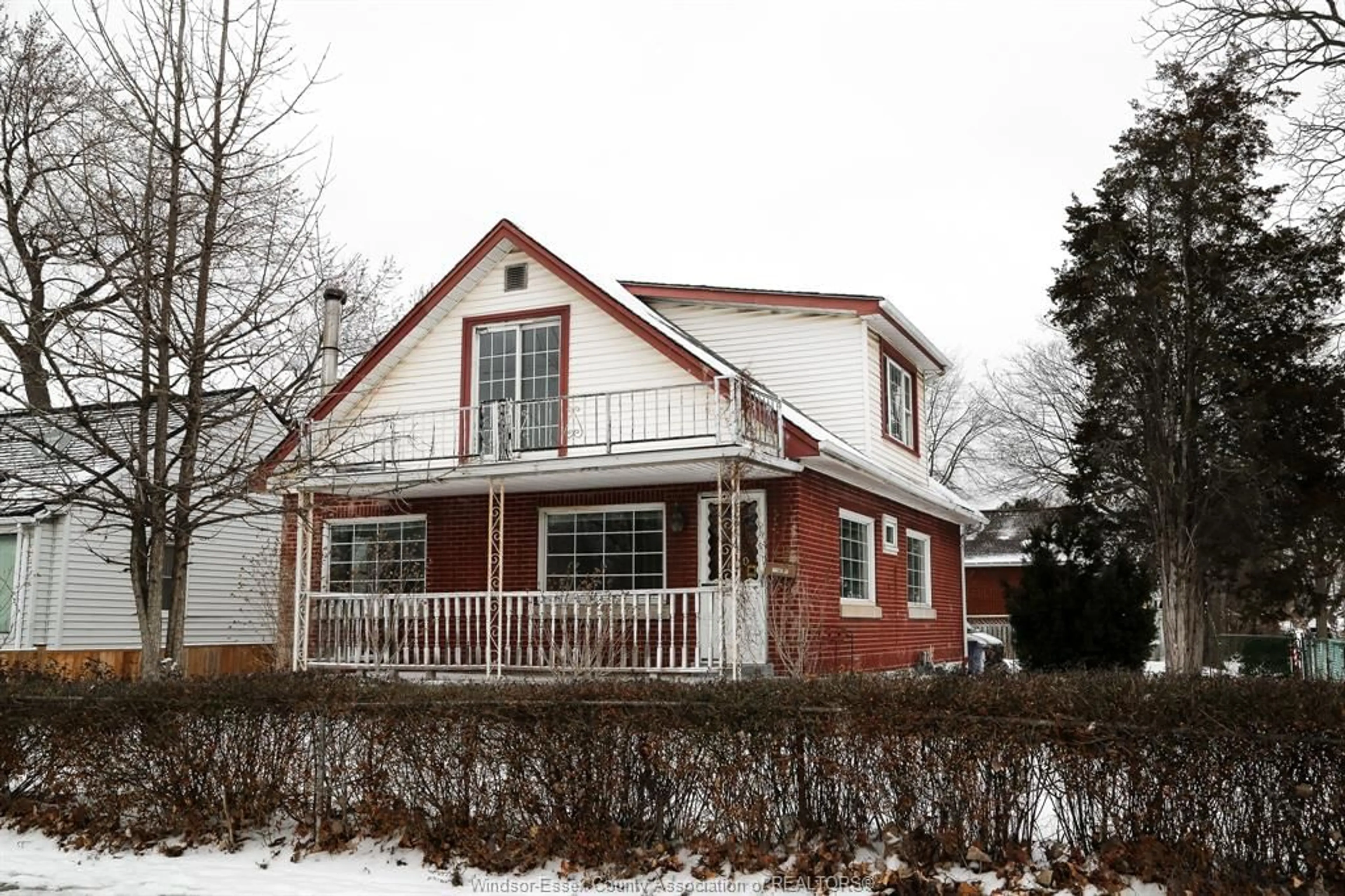 Home with brick exterior material, street for 680 PRINCE, Windsor Ontario N9C 2Z1